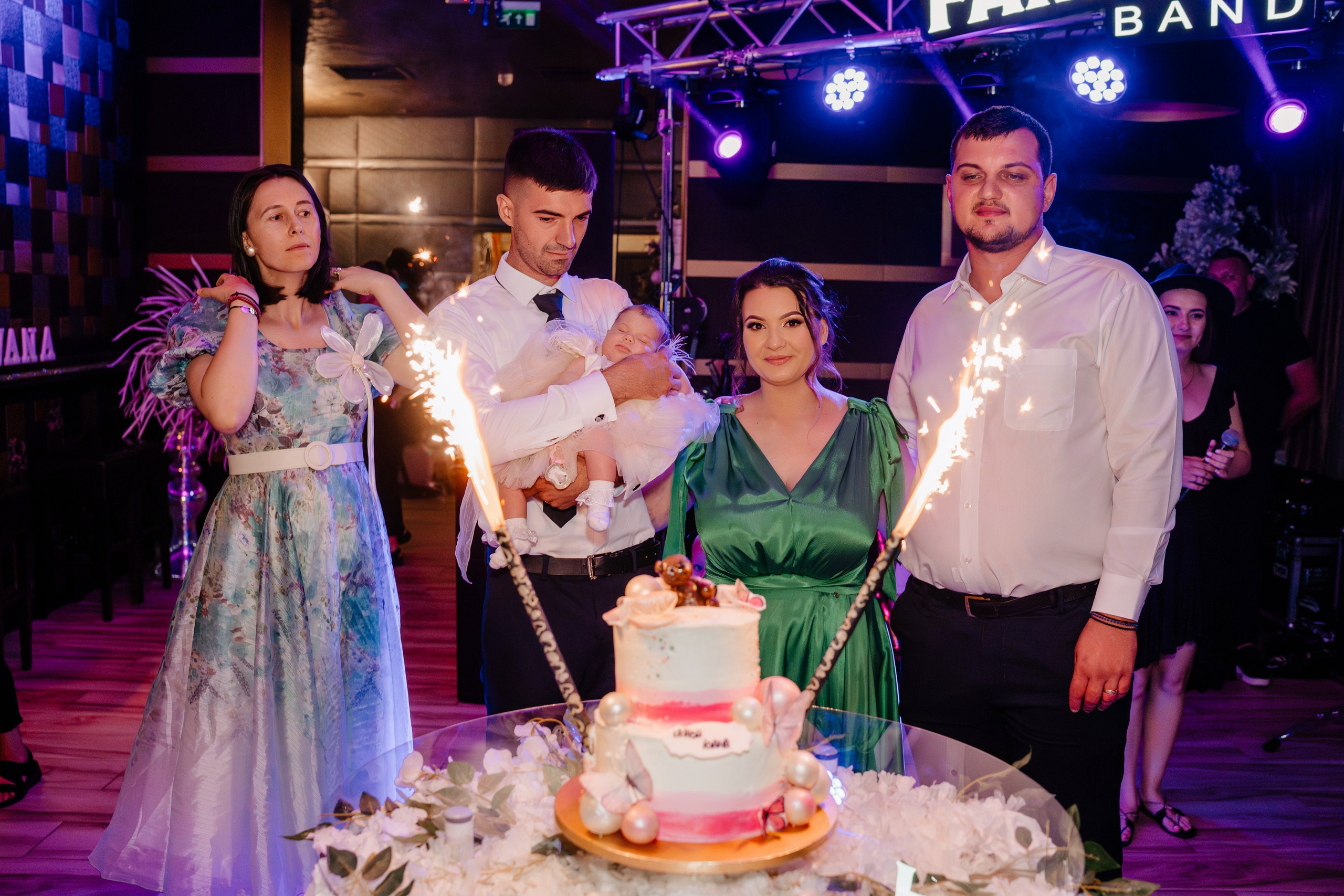 Larisa Ioana. Raw Studio. Fotograful tau de nunta!