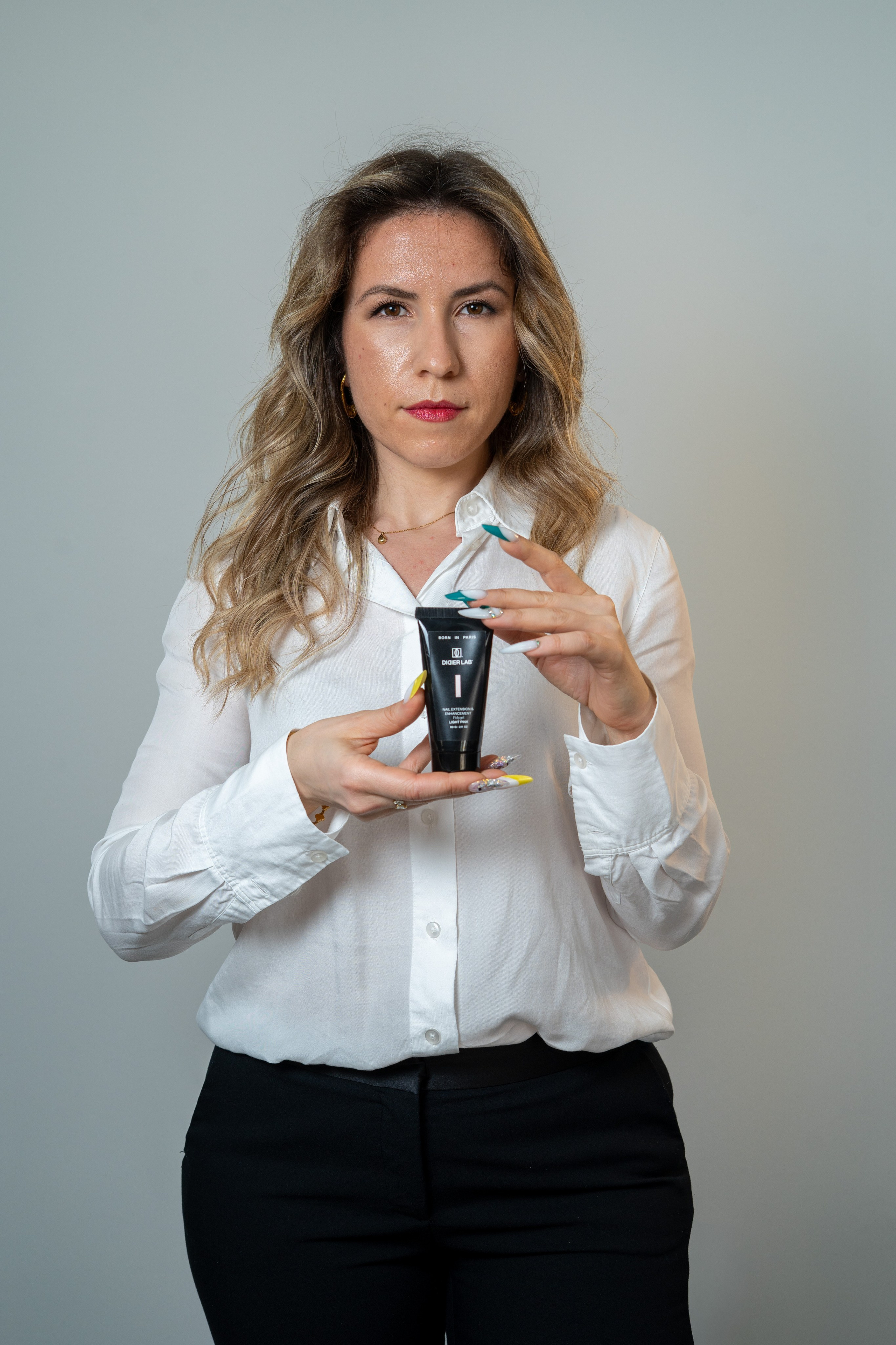 Nina Petrasco. Frames by Giovani Braga