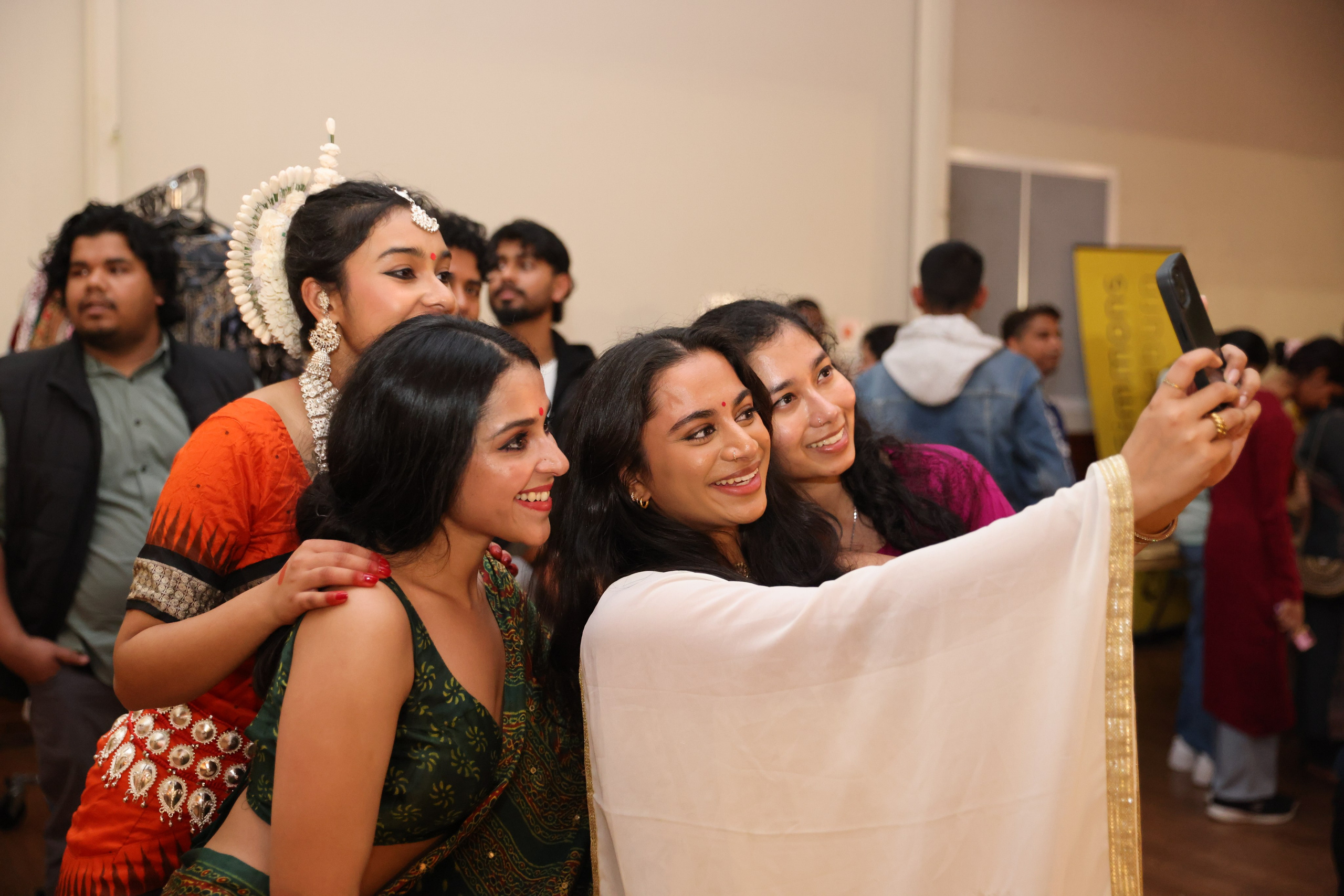 Nbysa Sydney. MHCreative is family-oriented photographer based in SYDNEY