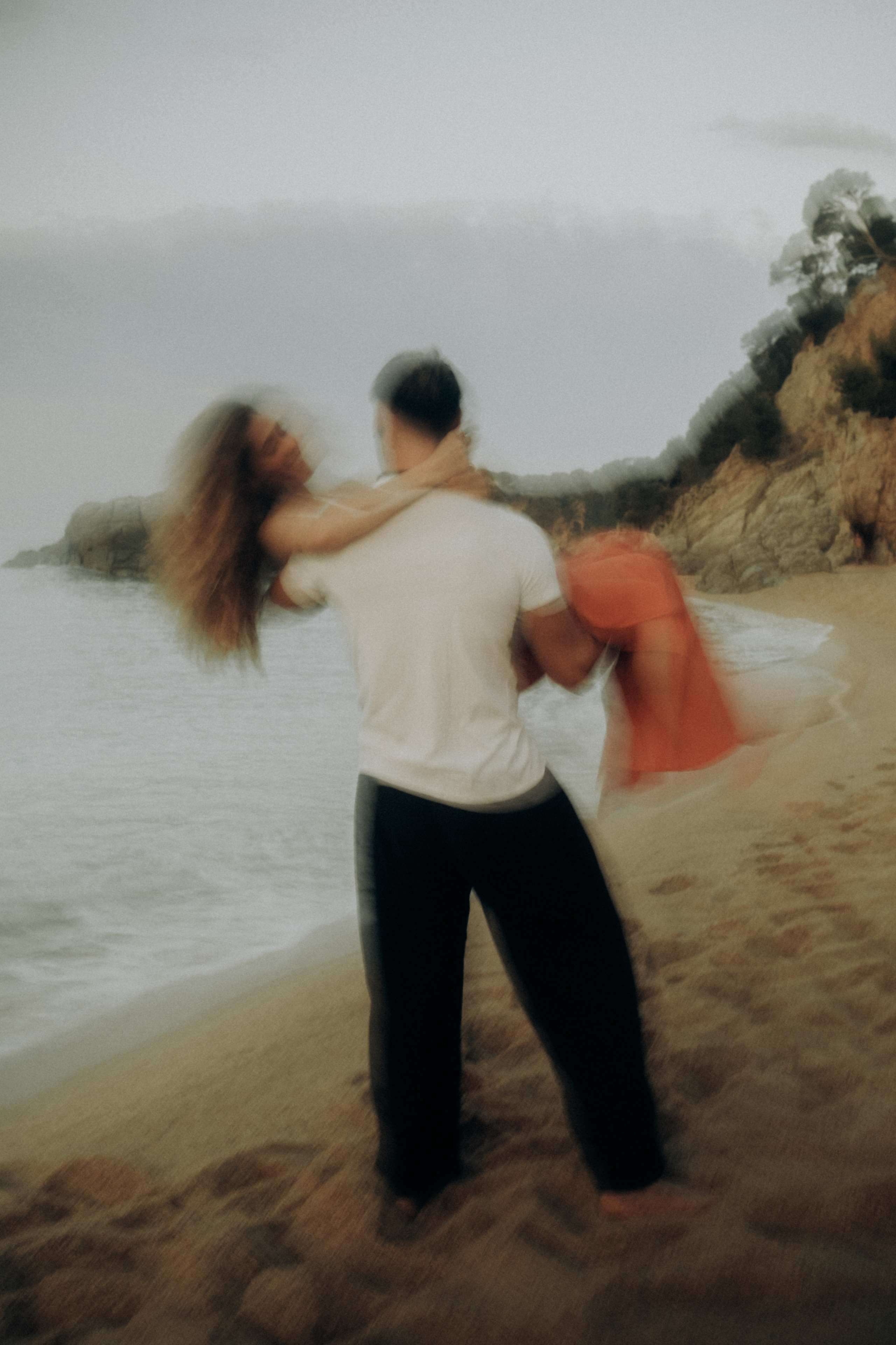 Abel & Laya. Paola wedding photographer / videographer in Barcelona