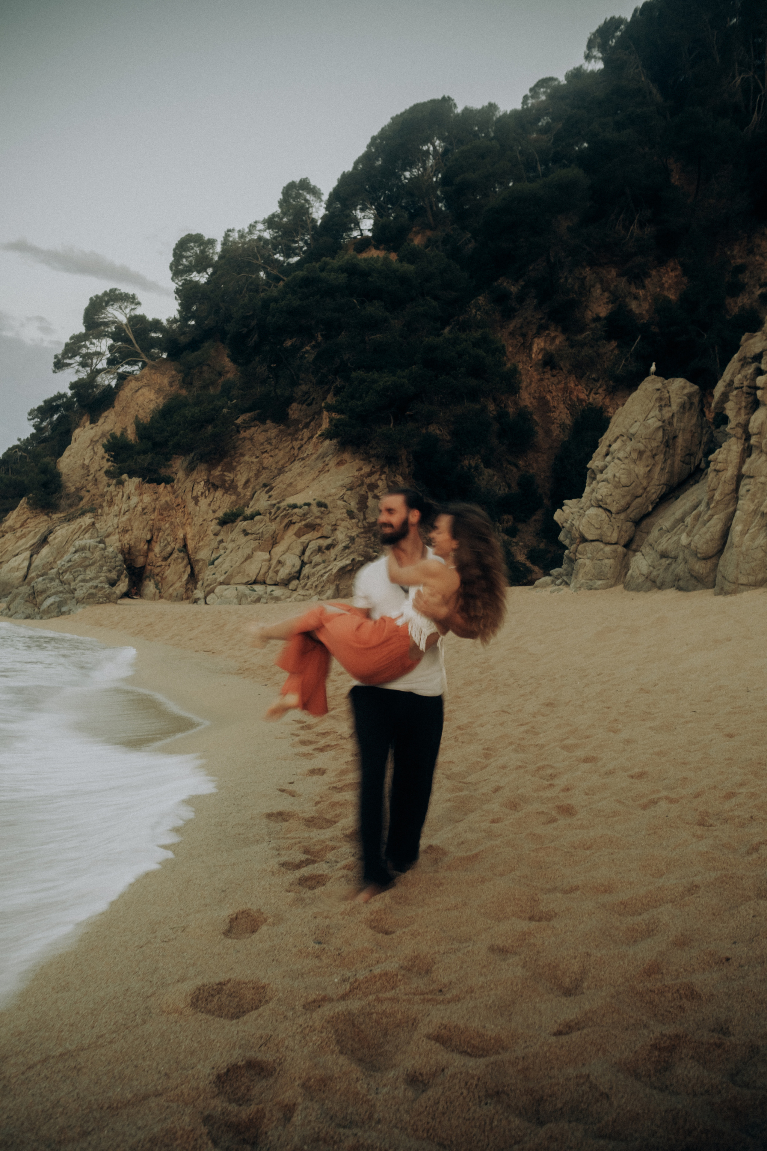 Abel & Laya. Paola wedding photographer / videographer in Barcelona