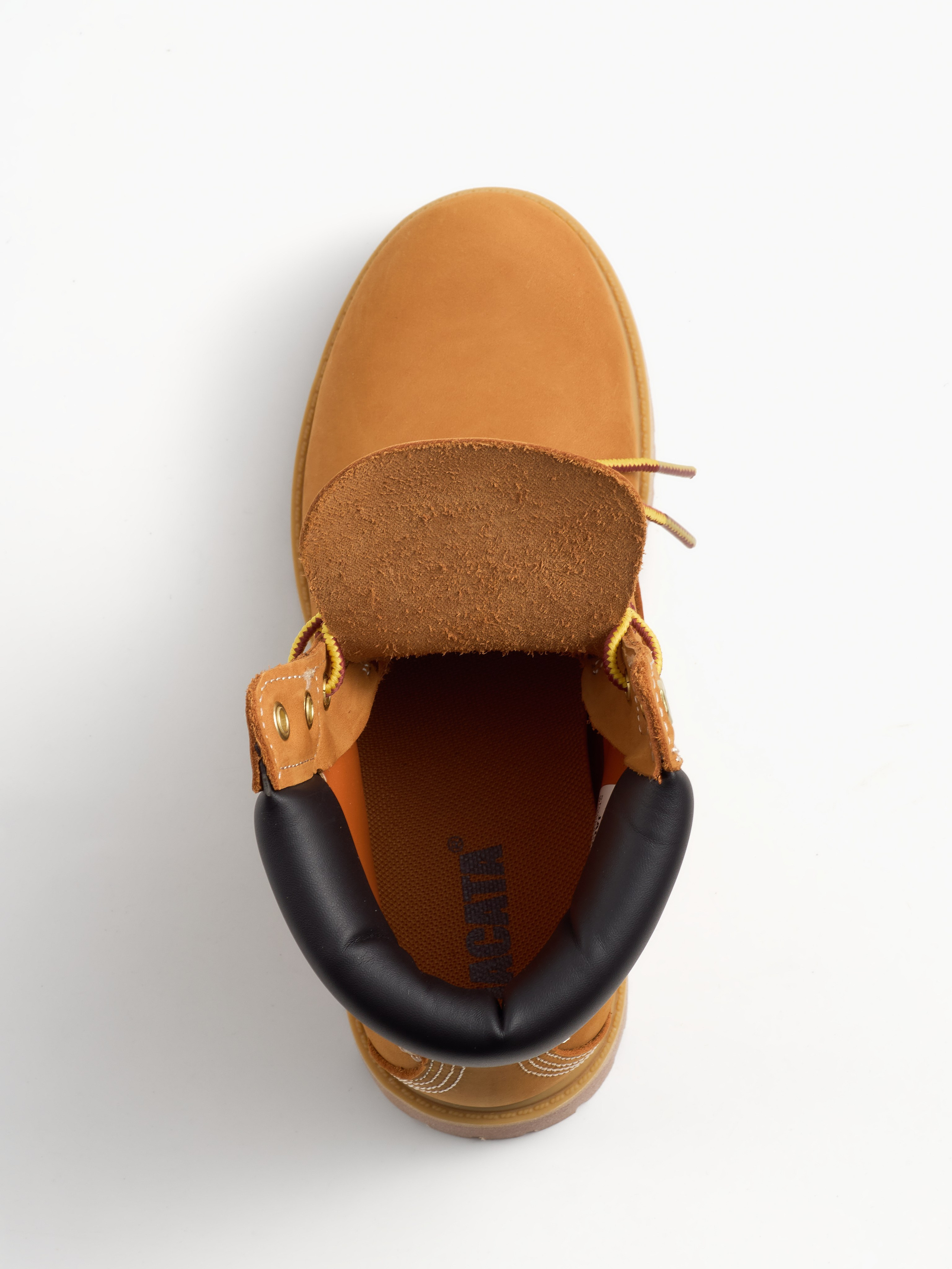 Съёмка обуви. Предметная фотосъемка в Алматы. Студия фото и видео съемки товаров