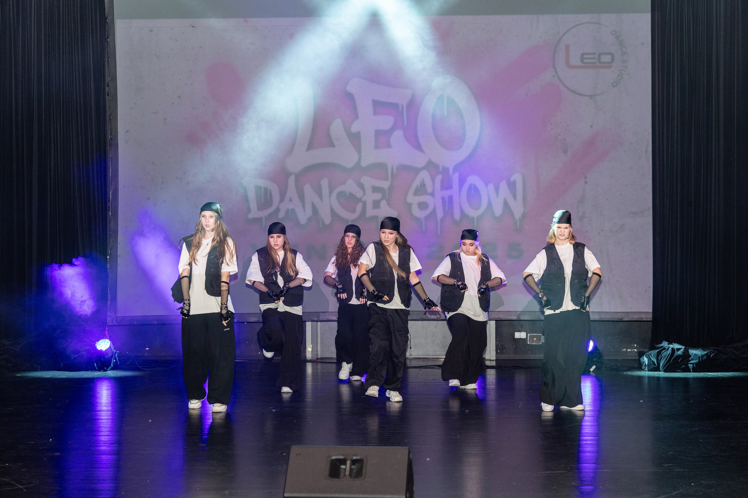 LEO DANCE SHOW WINTER 2025. Семейный и детский фотограф в Варшаве Мила Бобровская