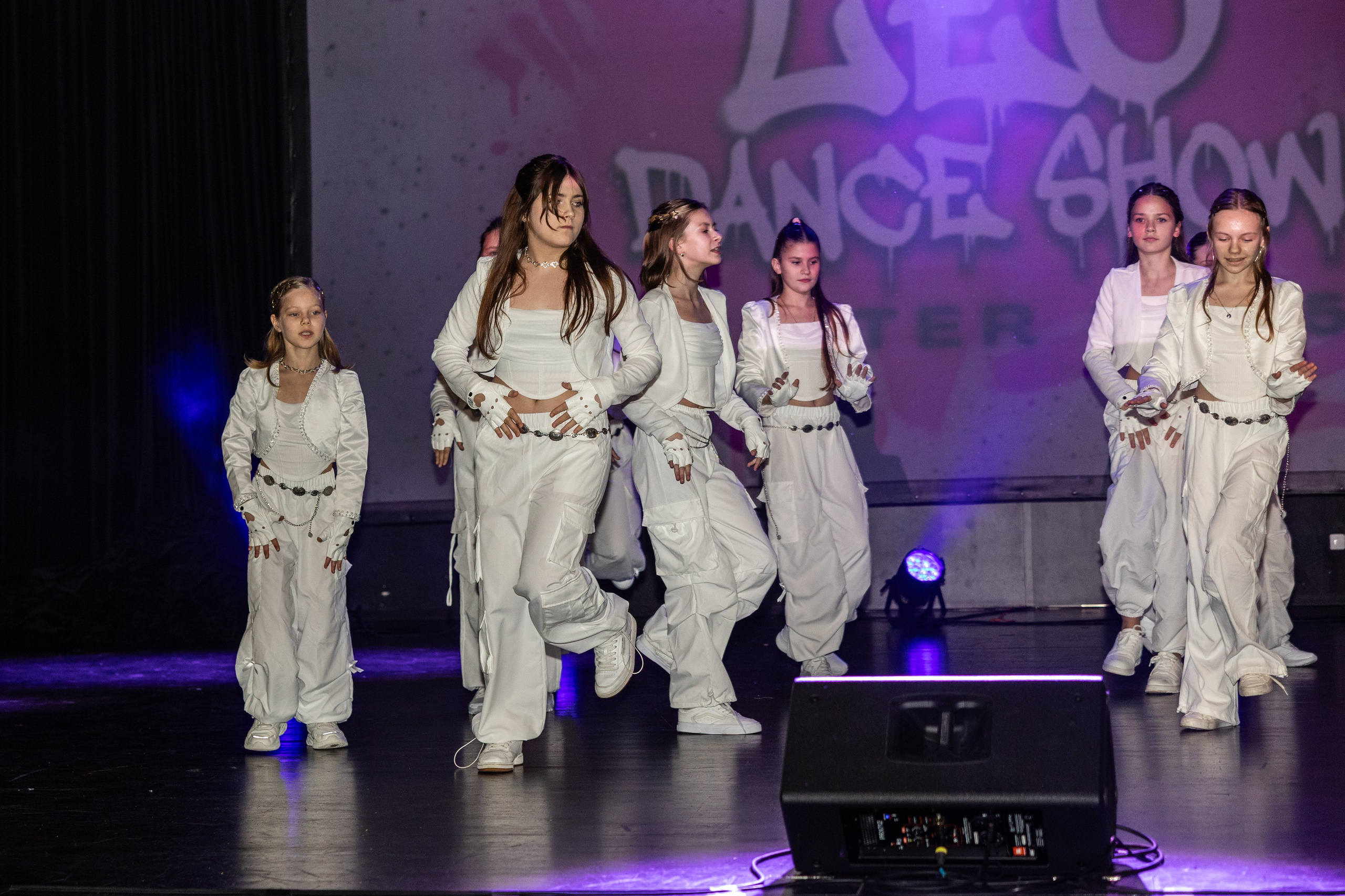 LEO DANCE SHOW WINTER 2025. Семейный и детский фотограф в Варшаве Мила Бобровская