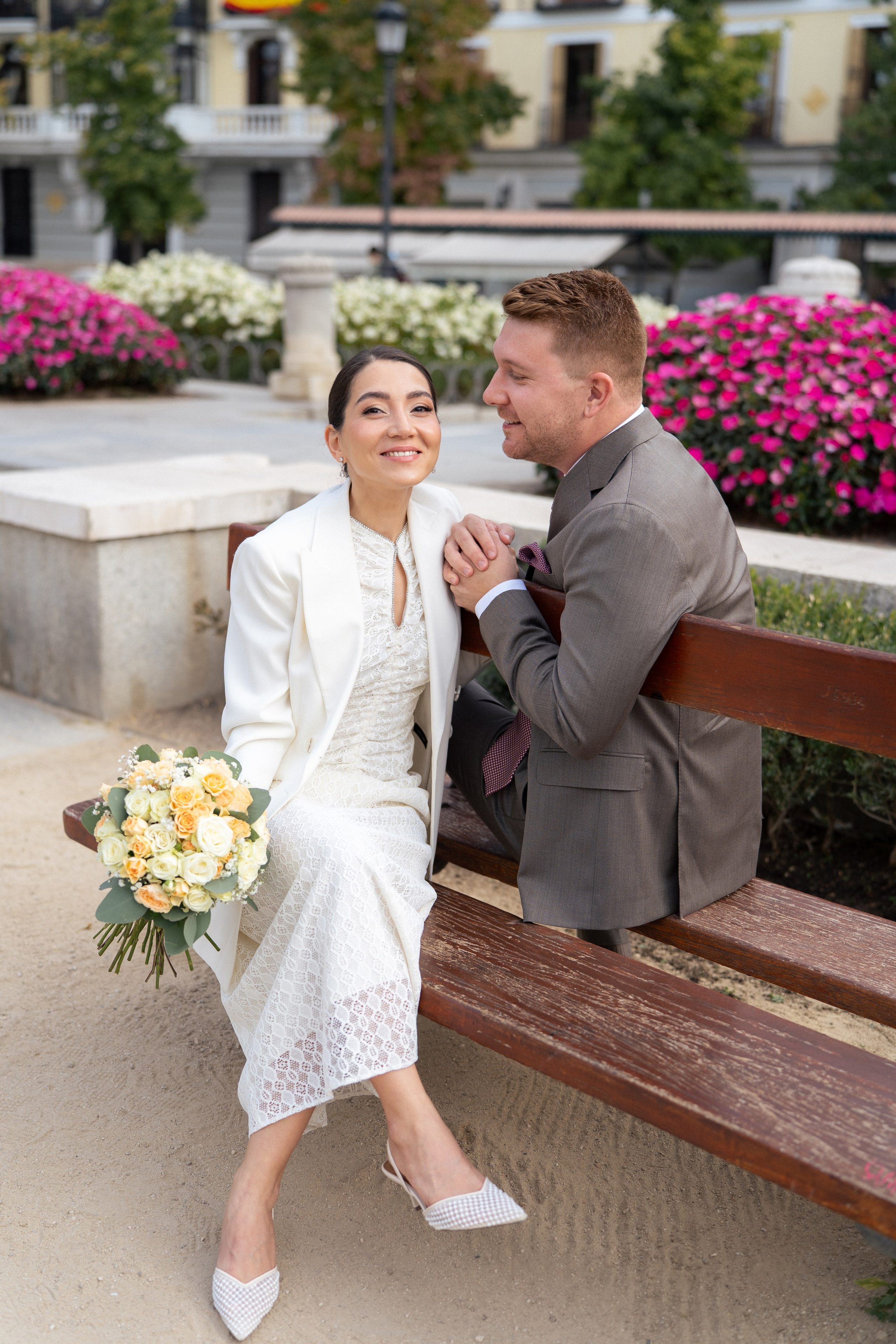 Elopement photoshoot in Madrid city centre. Fotógrafo en Madrid, España. Alyona Belyaninova