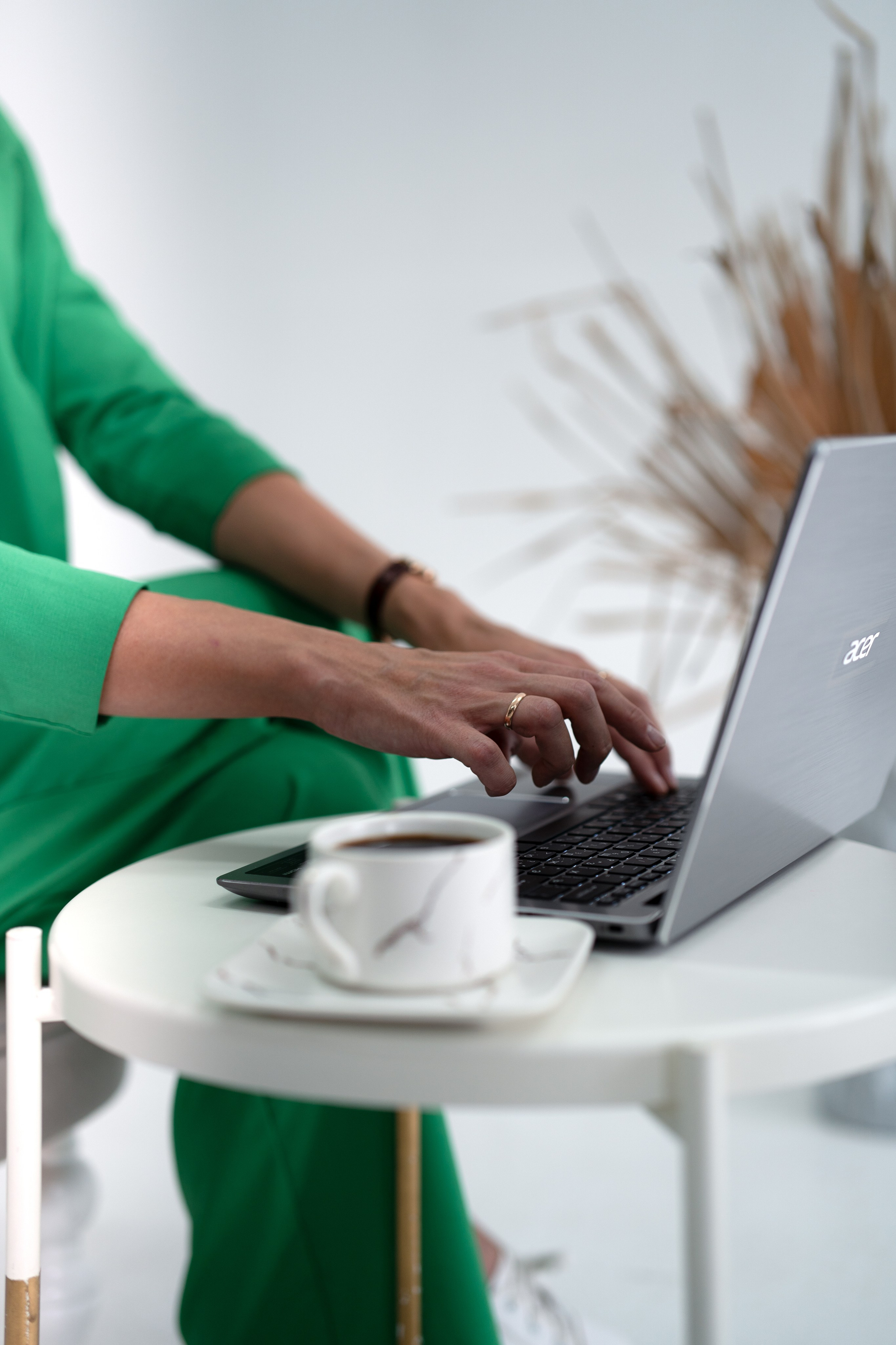 Personal Photoshoot in Abu Dhabi — Portraits That Reflect You. Mariia Safronova is your photographer in Abu Dhabi and Dubai