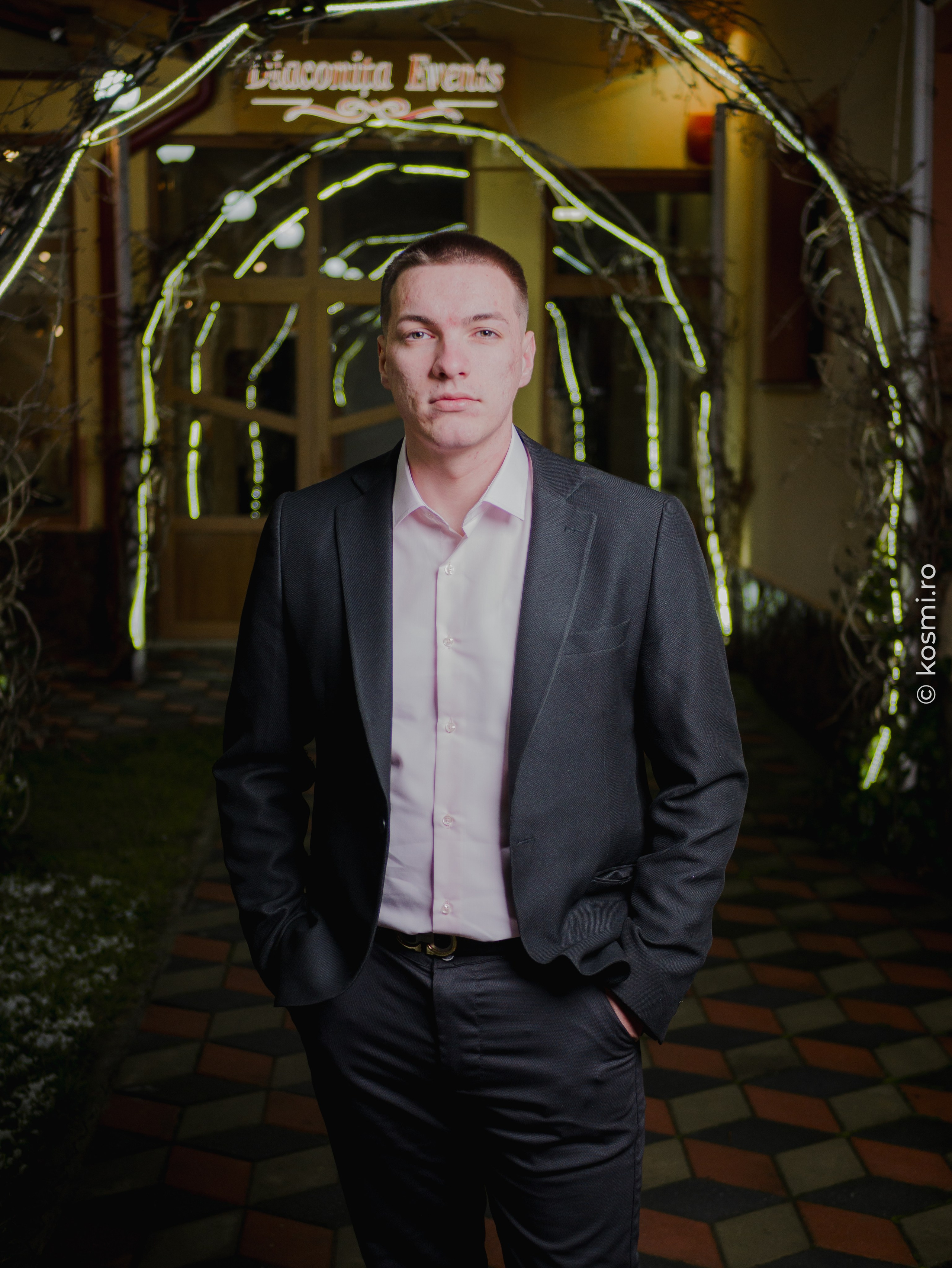 Majorat Andreea. Kosmi