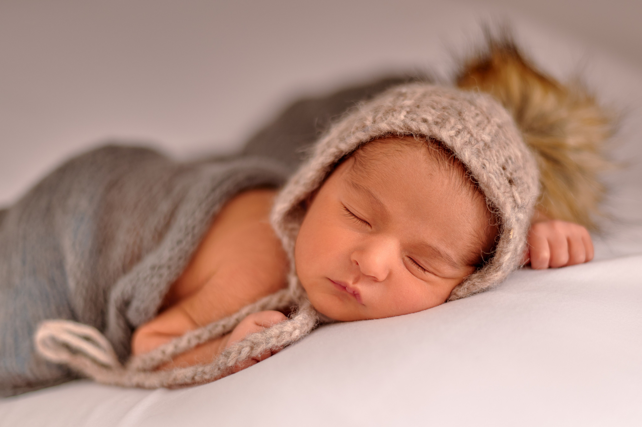 MATERNITY & NEWBORN professional Photography by Irene Chaikeen. Irene Chaikeen | Maternity and newborn photoshoot in Essex/London