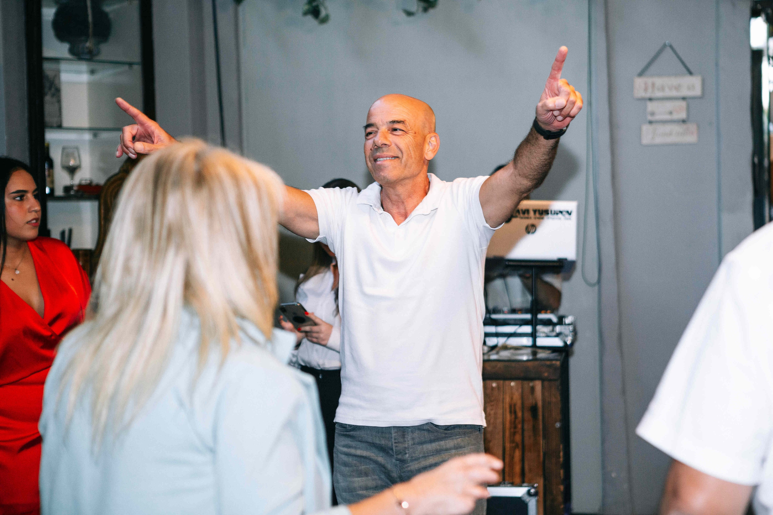 BRIT MILA (BIG EVENT). PHOTOGRAPHER IN ISRAEL