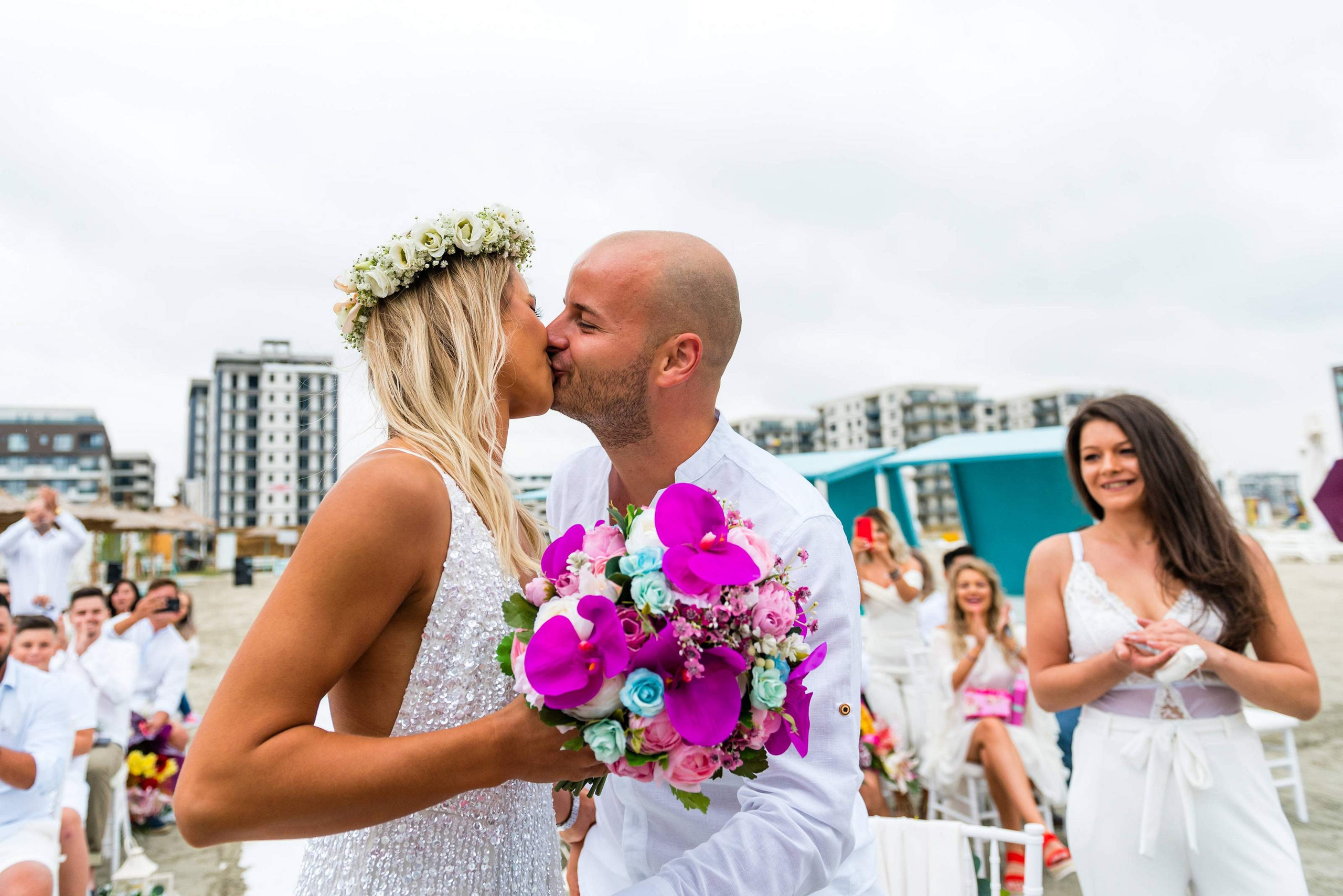 Cununie civila pe plaja Oneiro