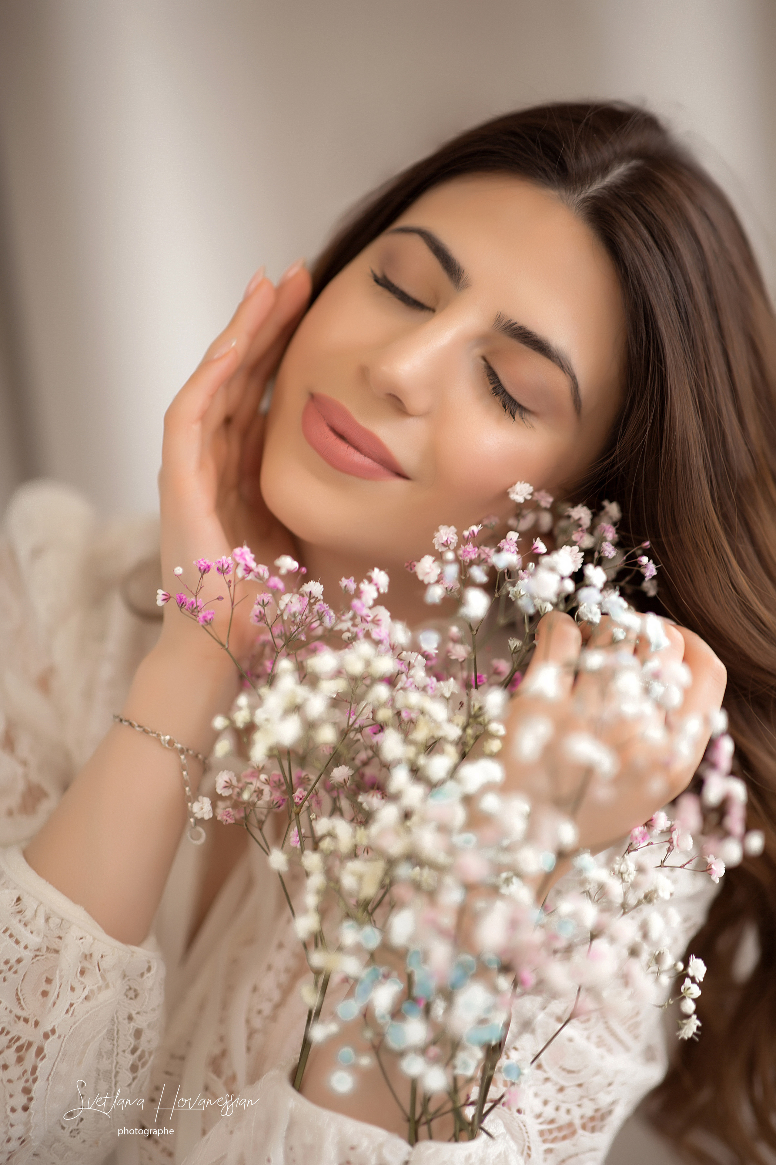 Karina. Photographe professionelle spécialisée dans la photographie de grosses