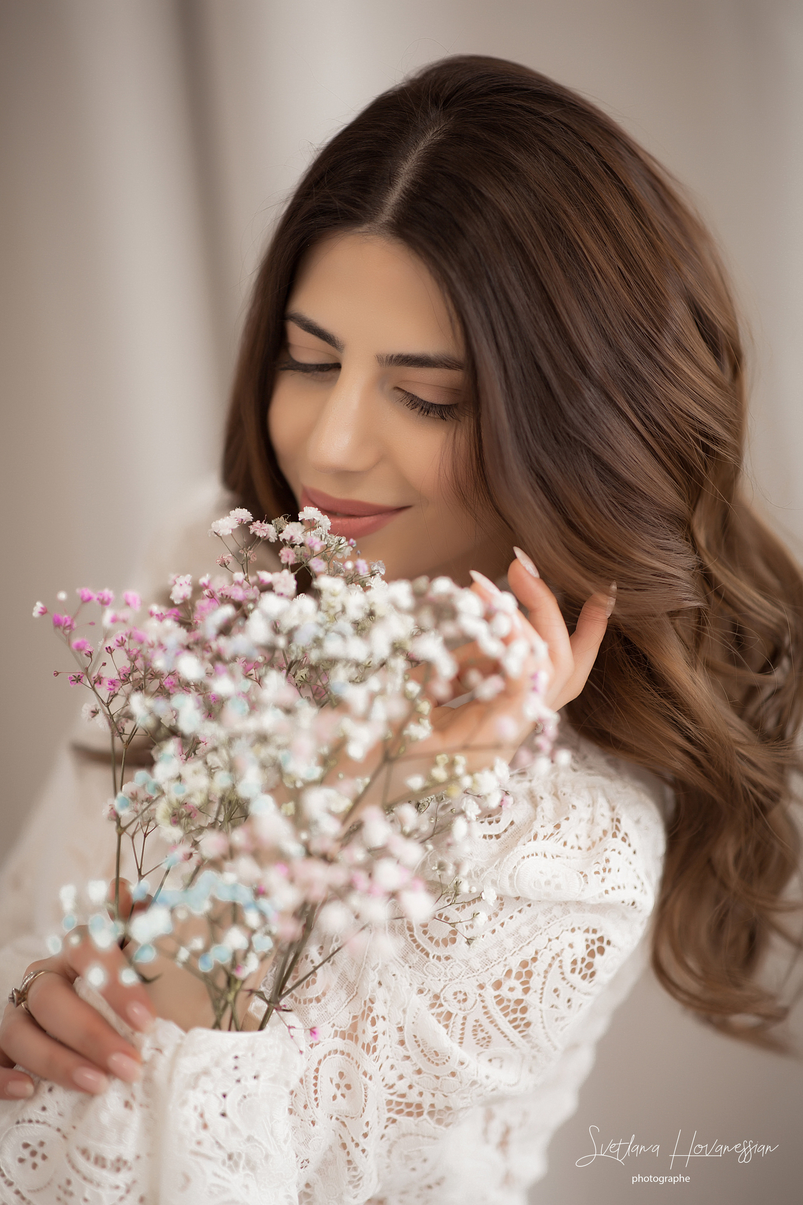 Karina. Photographe professionelle spécialisée dans la photographie de grosses