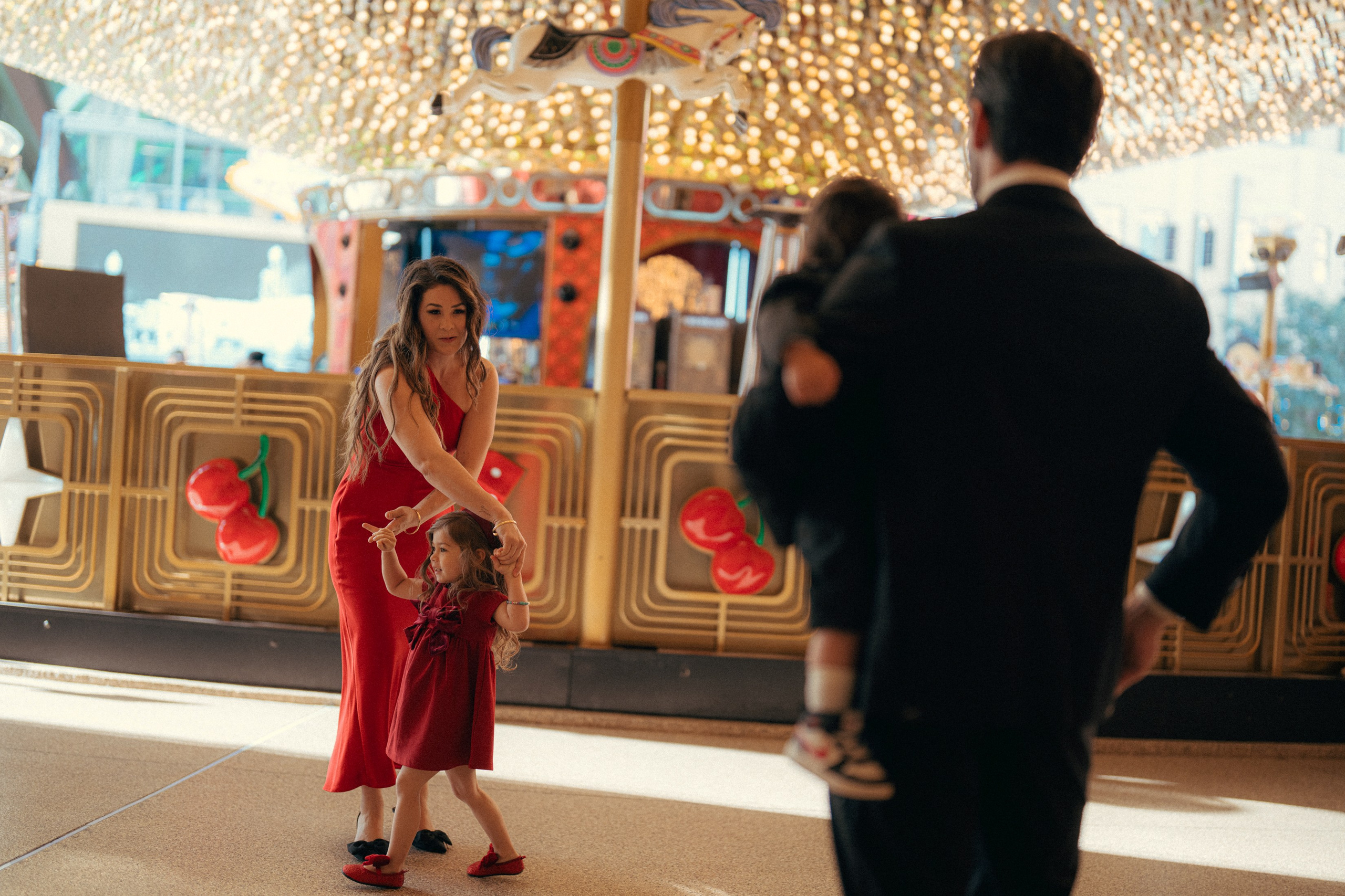 Brianna, Glenn, Jojo and Emmett. Wedding & elopement photographer Viktoriya Kravtsov. Las Vegas