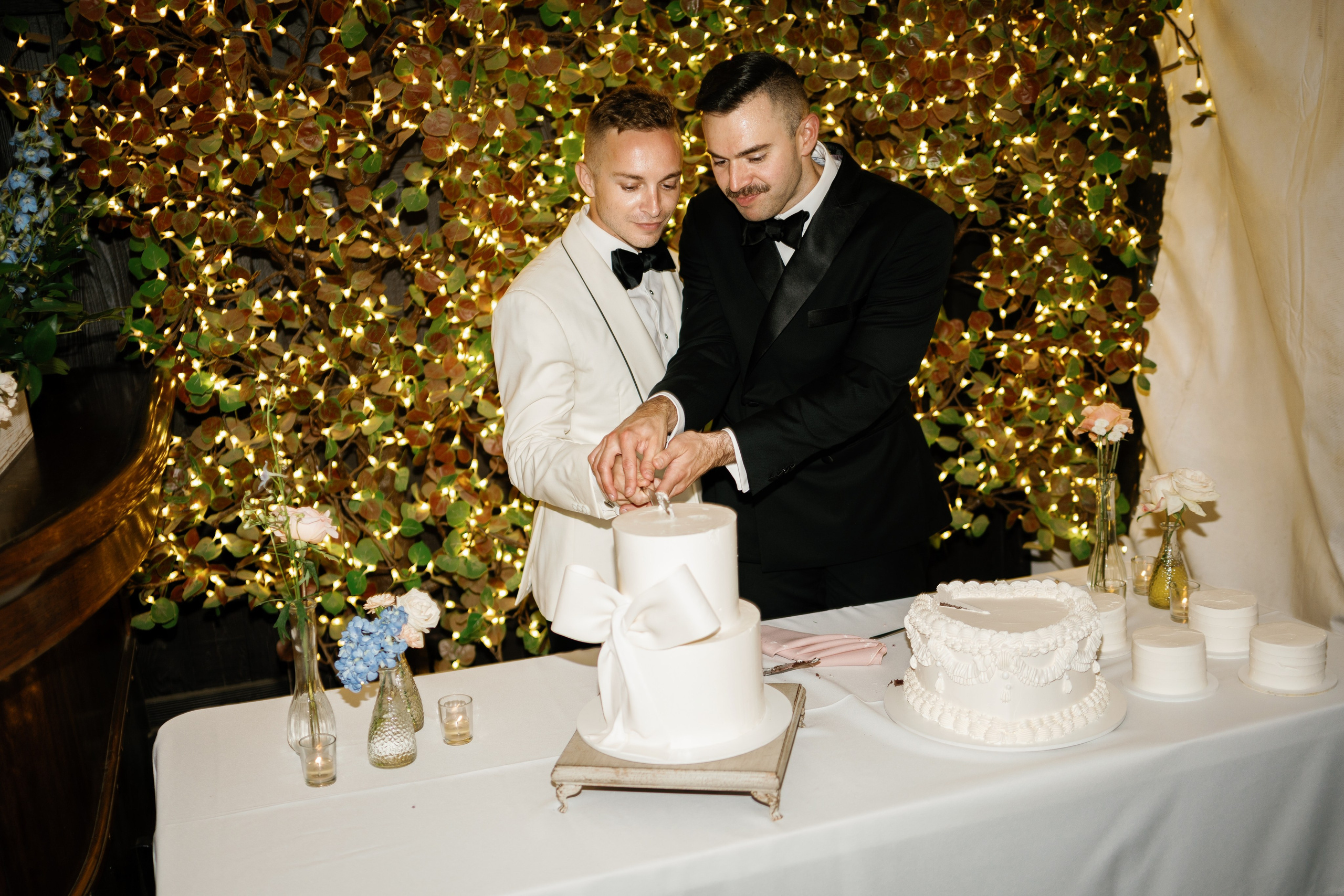 LGBT wedding photographer in California. Wedding Photography & Videography Team in California, Los Angeles, San Francisco, San Diego and Travel