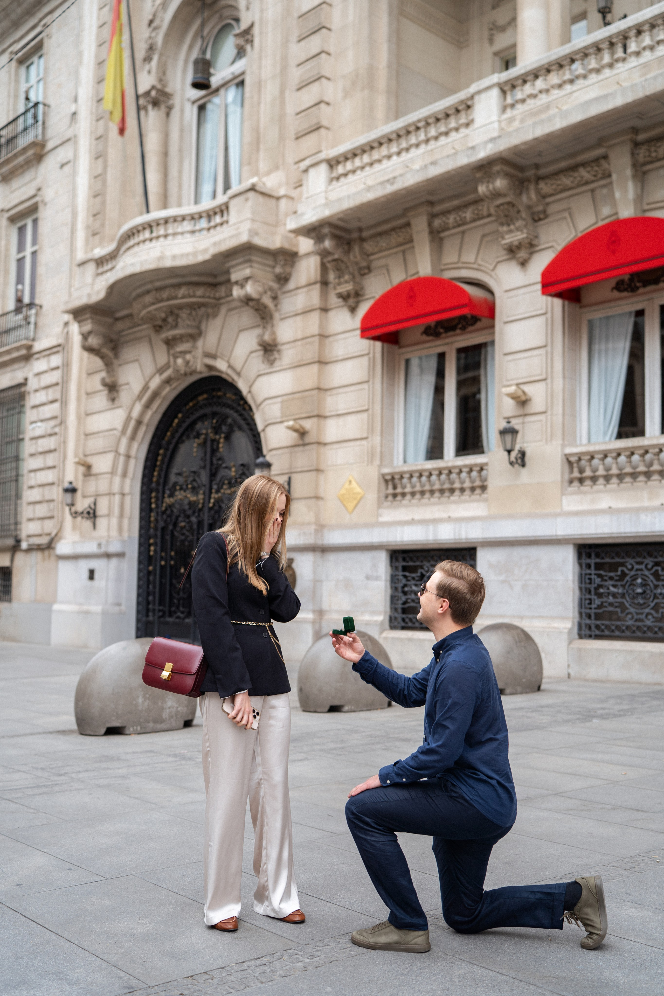 Marriage Proposal in Madrid historic Center. Photographer in Madrid, Spain. Alyona Belyaninova