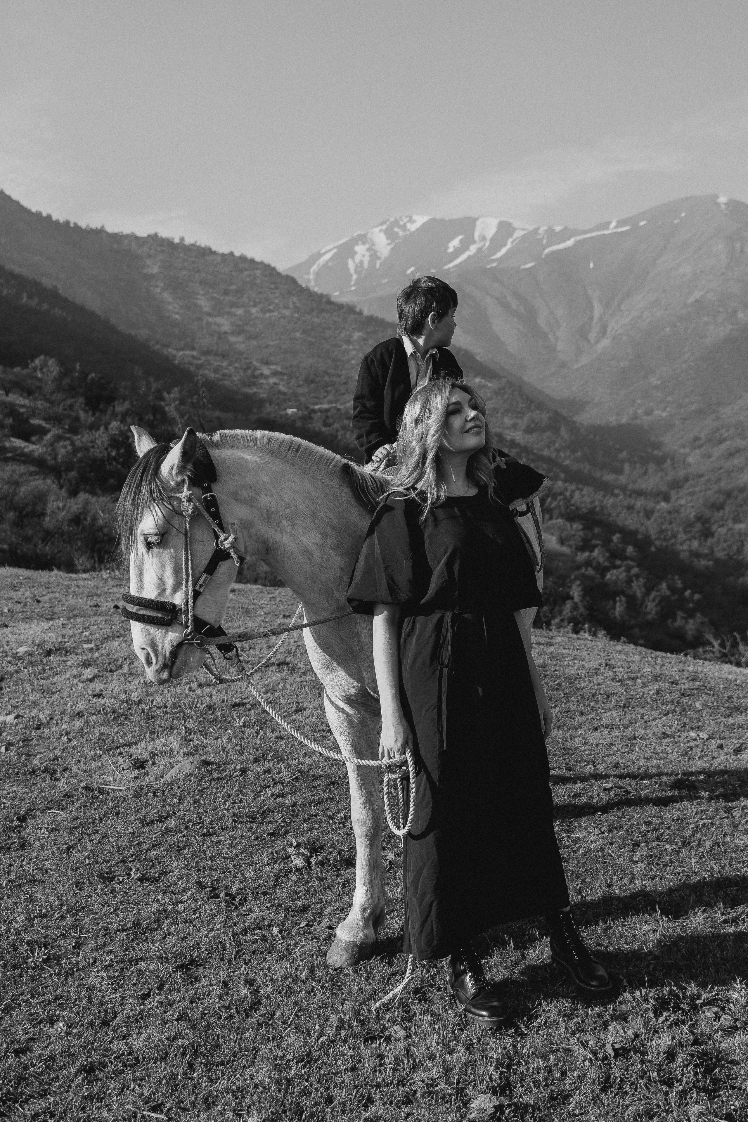 Horseback Mountain Photoshoot — Connection, Freedom & Natural Beauty. Photographer in Santiago, Chile Anna Almazova