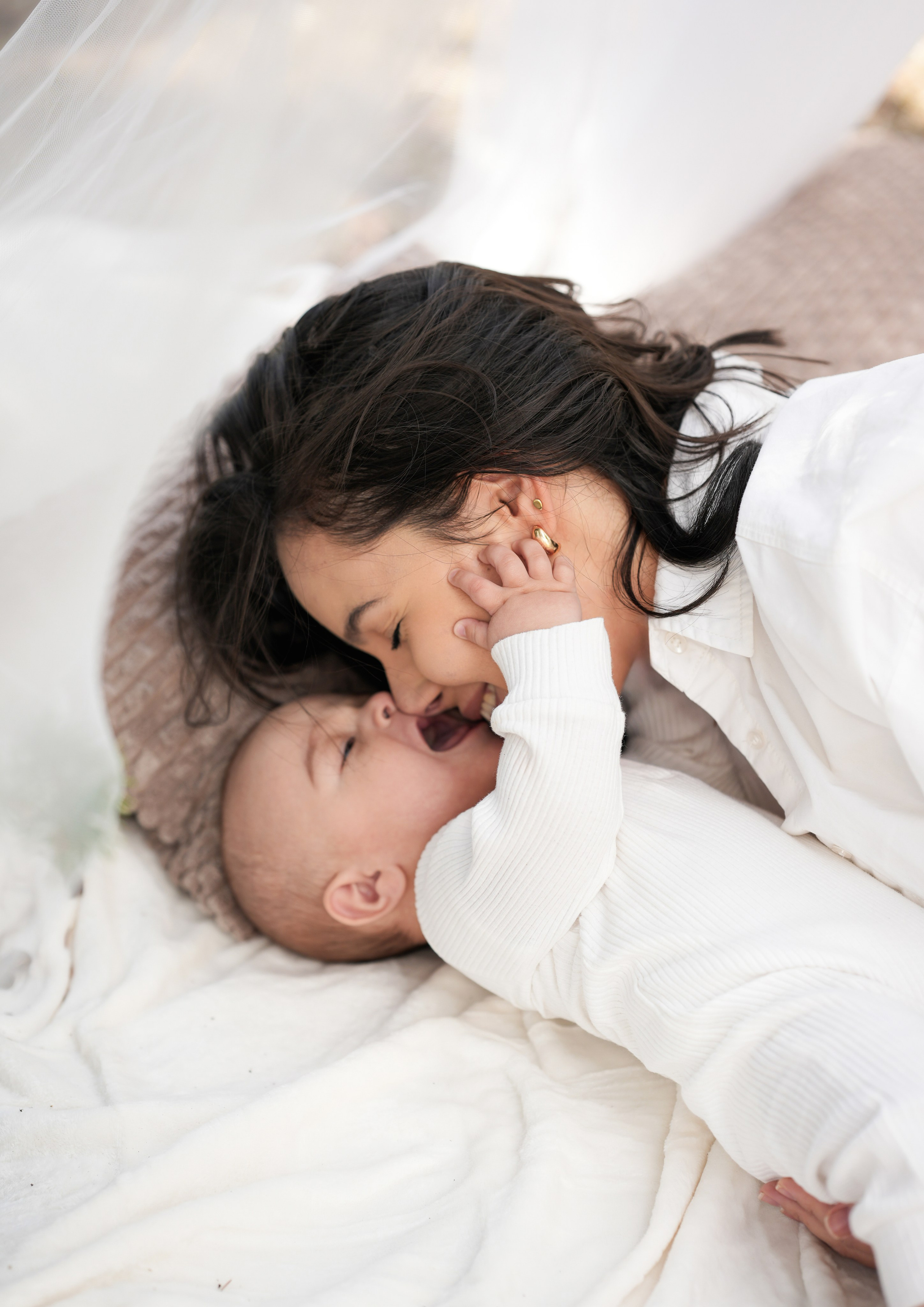 Mother Photo Day. Pashynska Photography | Calgary Wedding & Family Photographer