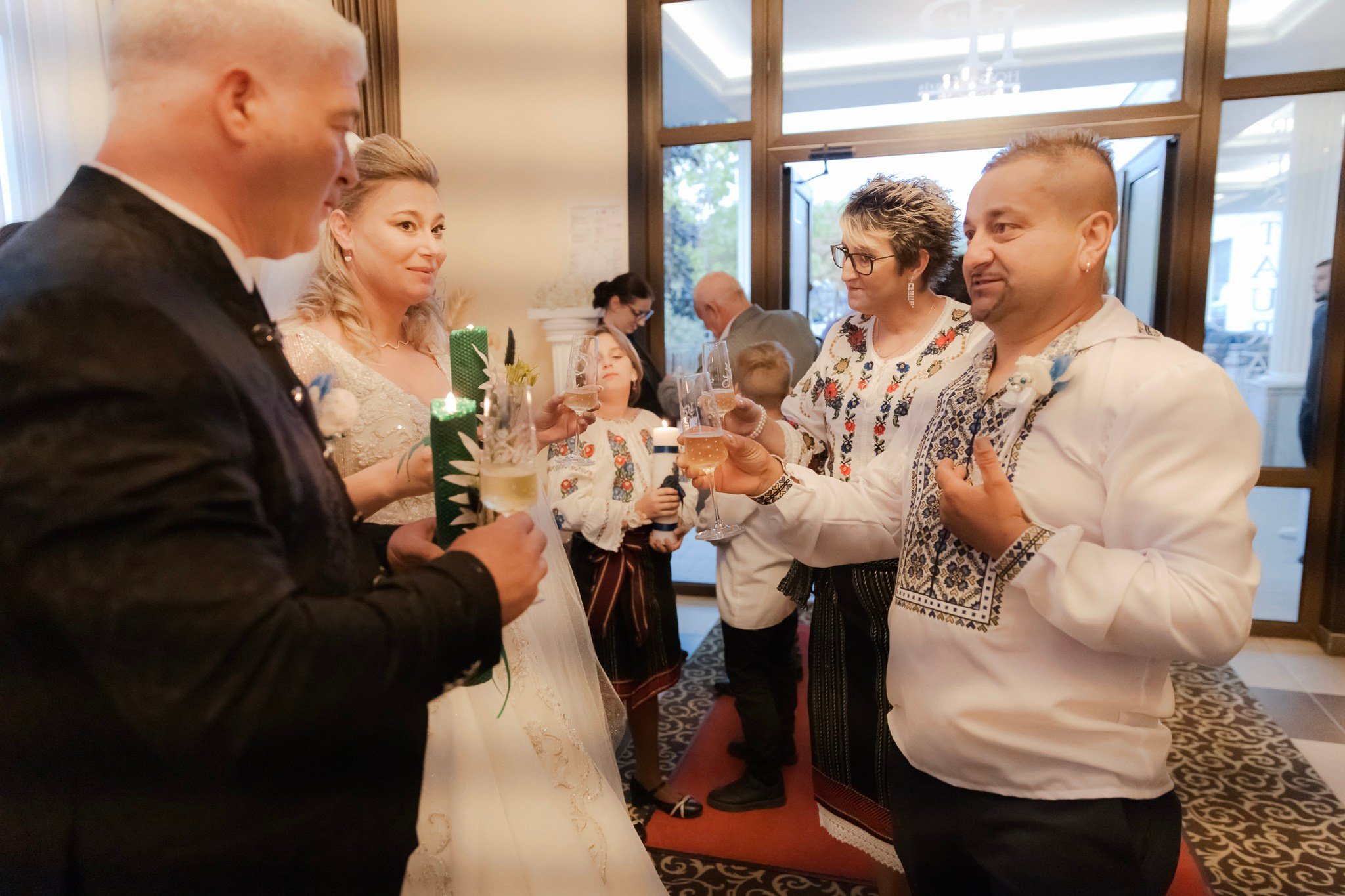 Mihai & Oana. Servicii foto-video profesionale, pentru momente de neuitat