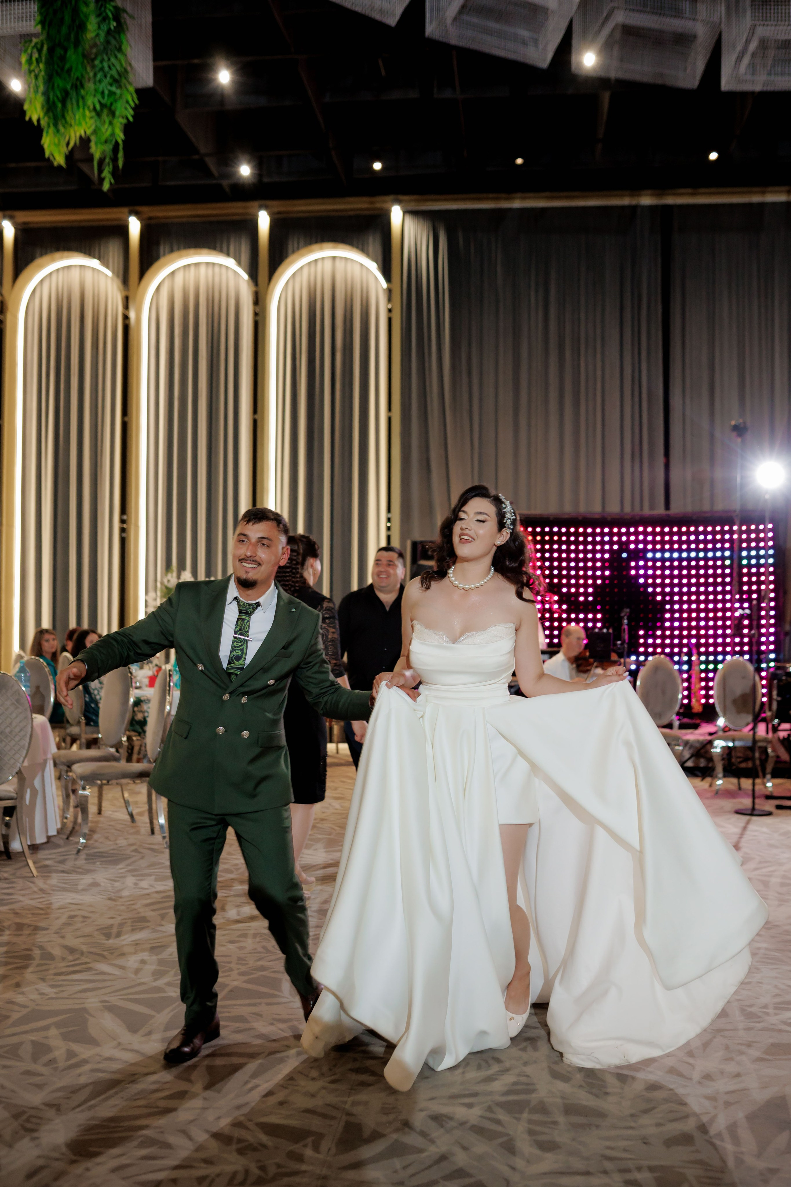 Nunta Nicoleta & Răzvan | Fotografie & Videografie Profesională. Servicii foto-video profesionale, pentru momente de neuitat