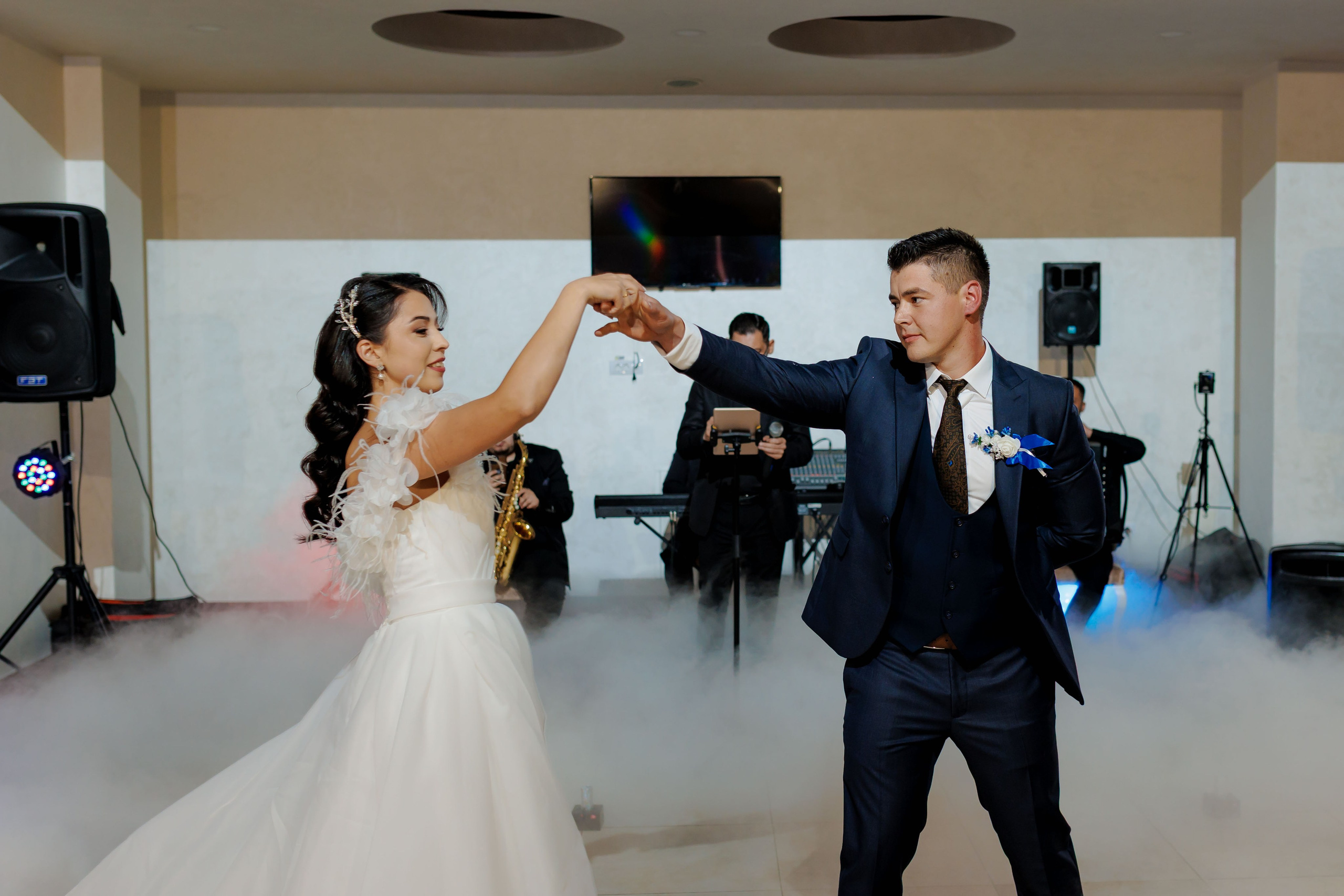 Loredana & Emilian – Ziua Nunții | Videografie - fotografie Botez Suceava, Iași, Botoșani. Servicii foto-video profesionale, pentru momente de neuitat