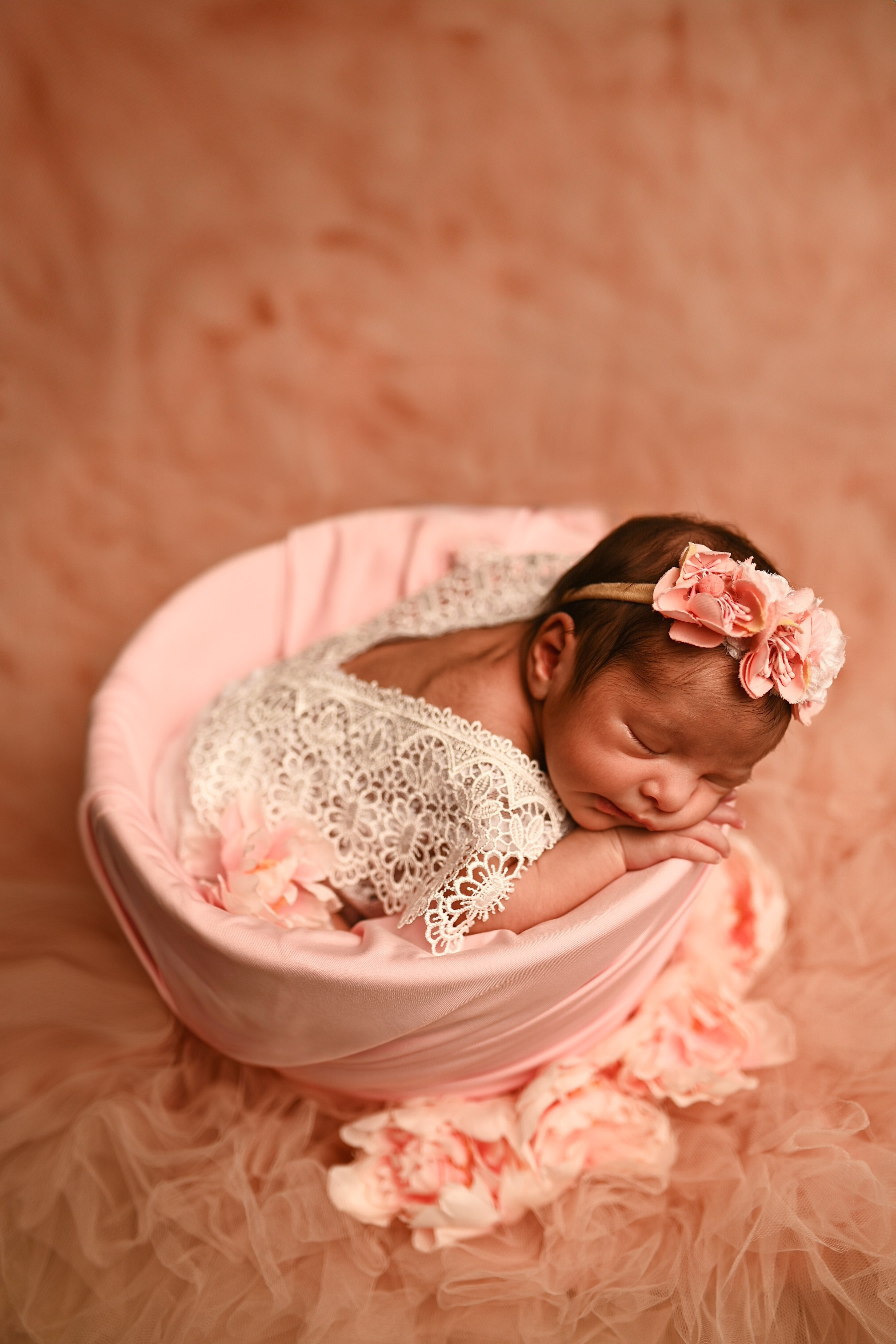 Επαγγελματική φωτογράφιση νεογέννητου στη Ρόδο. Φωτογράφος νεογέννητων στη Ρόδο. Φωτογράφιση εγκυμοσύνης