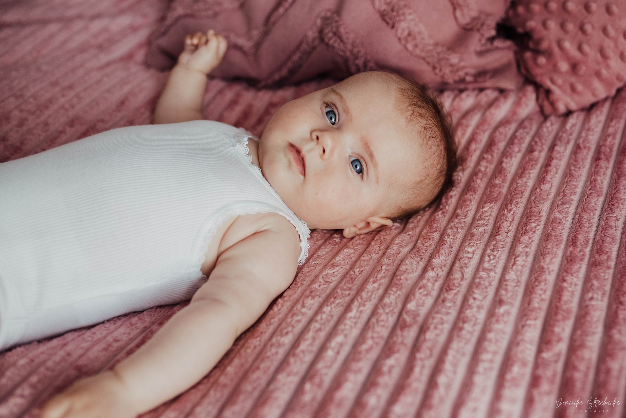 Chrzest Święty Alicji. Dominika Strachacka Fotografia | Fotograf ślubny i rodzinny Opole Lubelskie Lublin