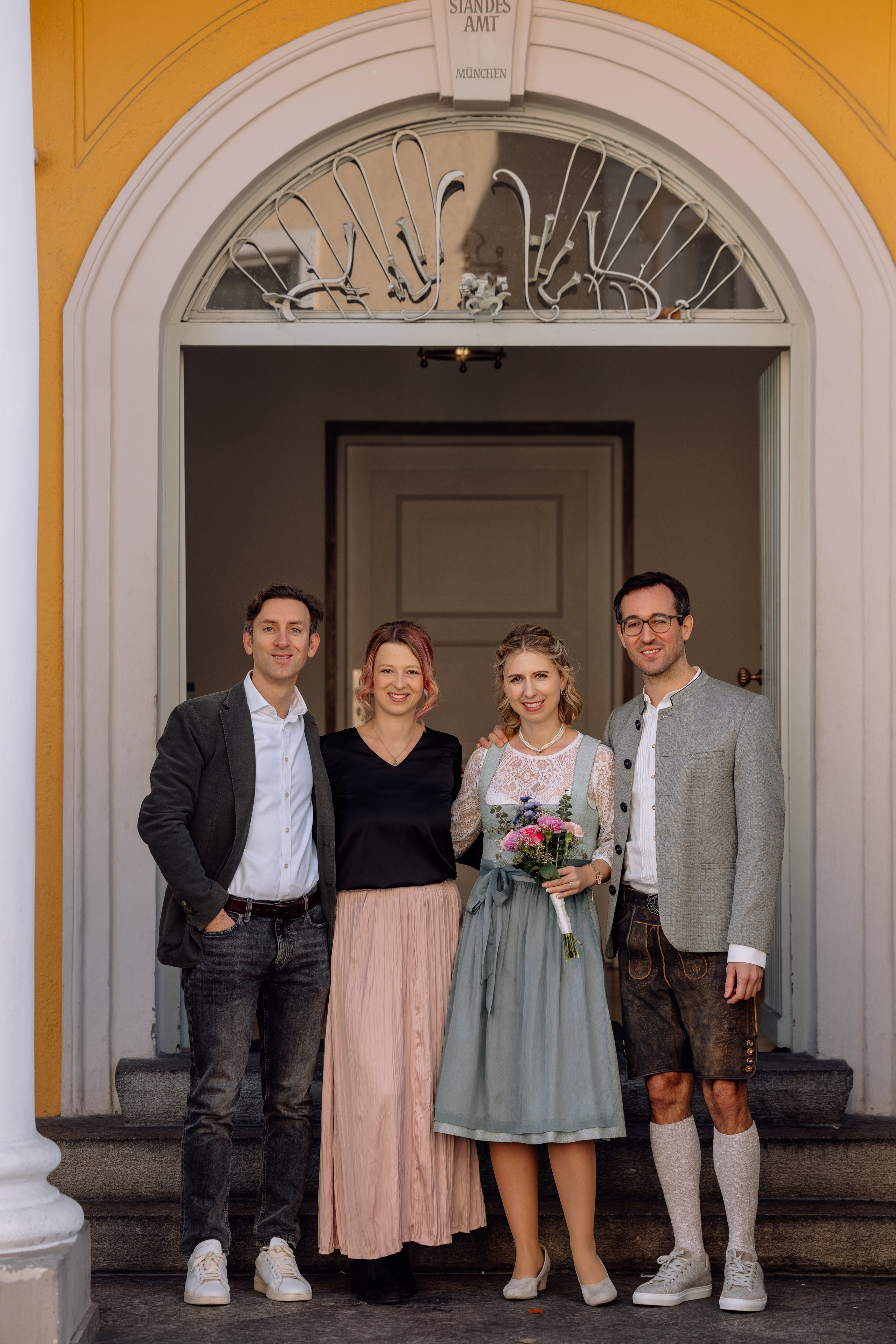 Herbsthochzeit im Standesamt Schwabing. Hochzeitsfotograf München Taufe Familienfotograf Tanja Mauke
