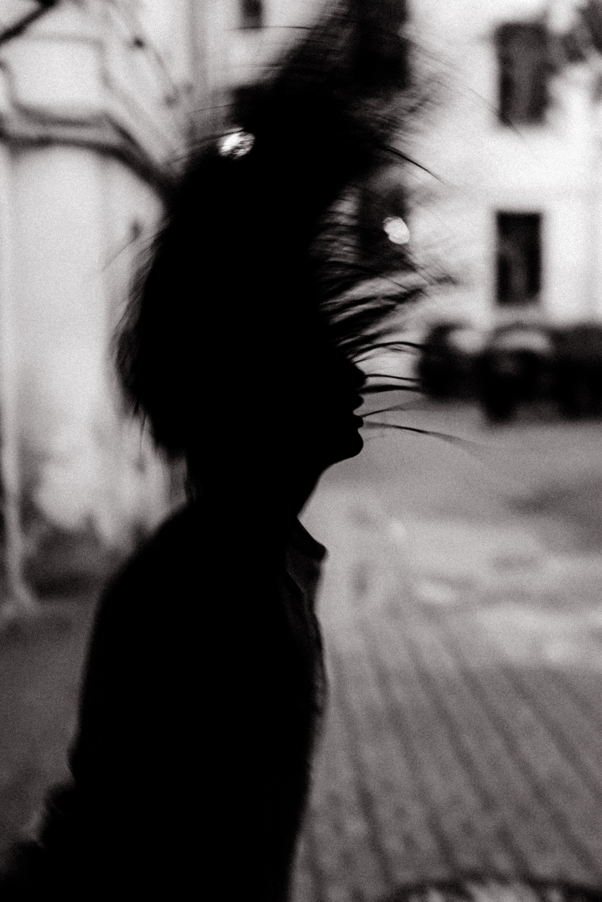 Walking in the rain. Videographer and photographer in New York // MAKAROV.VIDEO