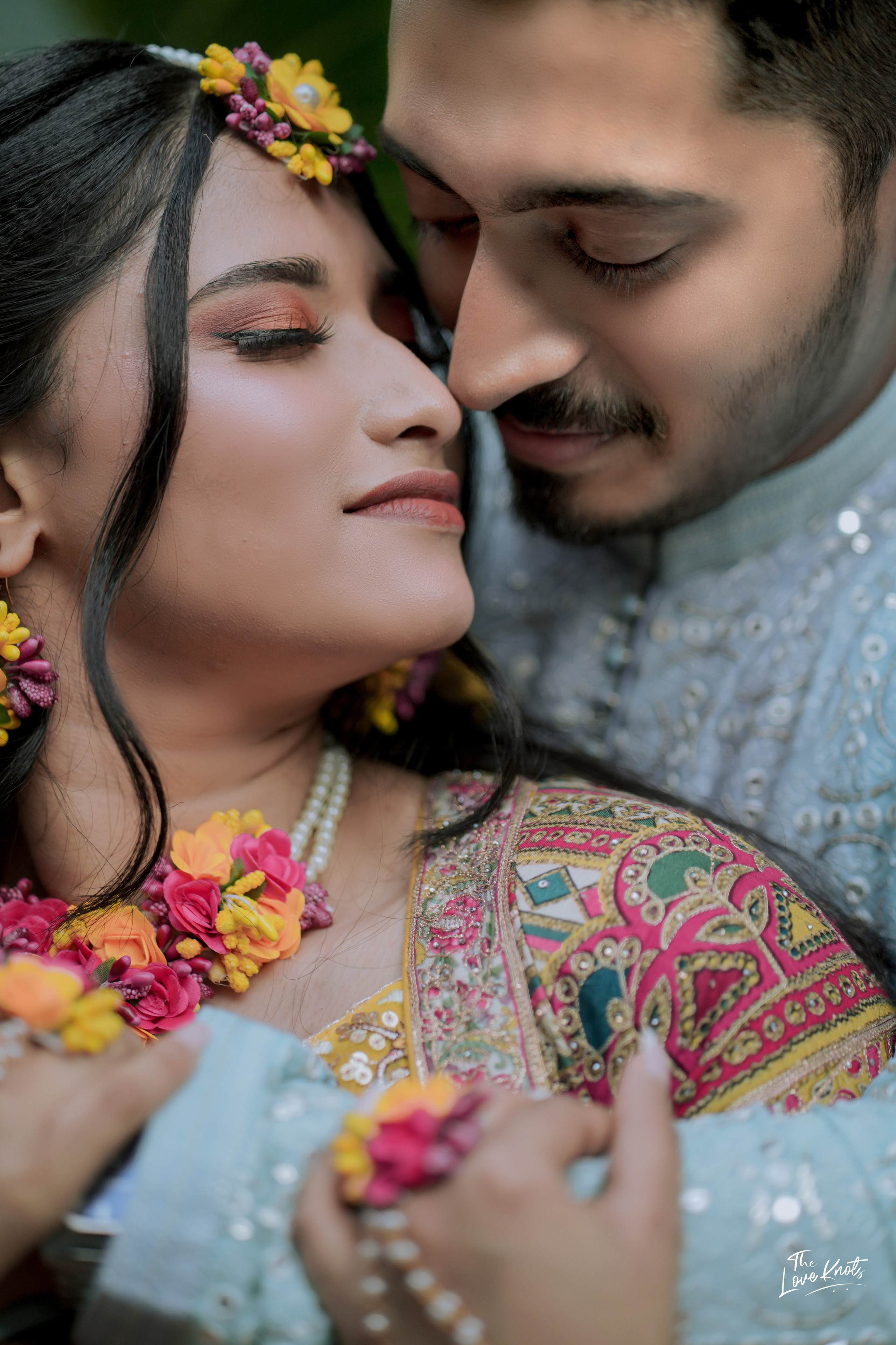 SHAHANA. Theloveknots