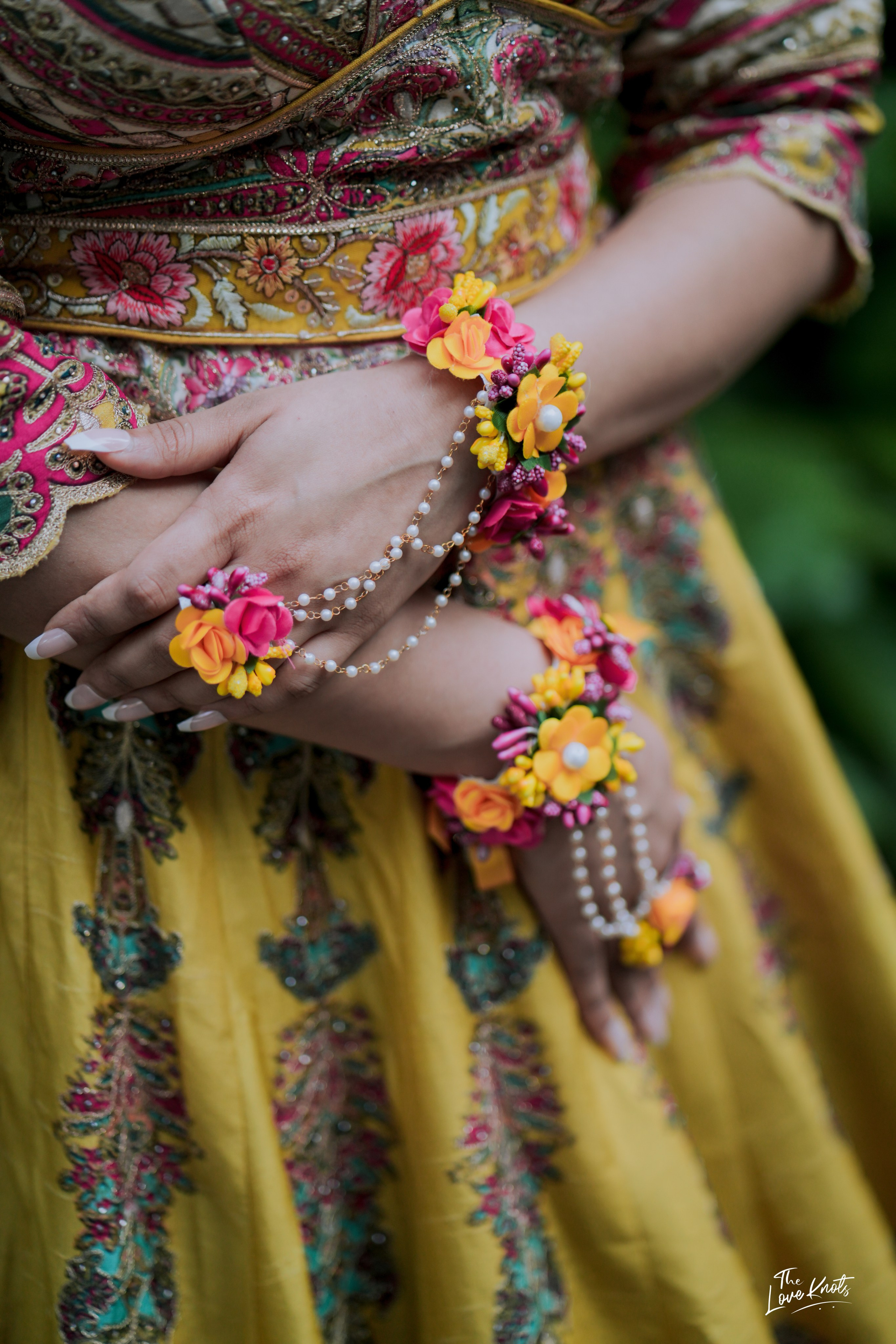 SHAHANA. Theloveknots