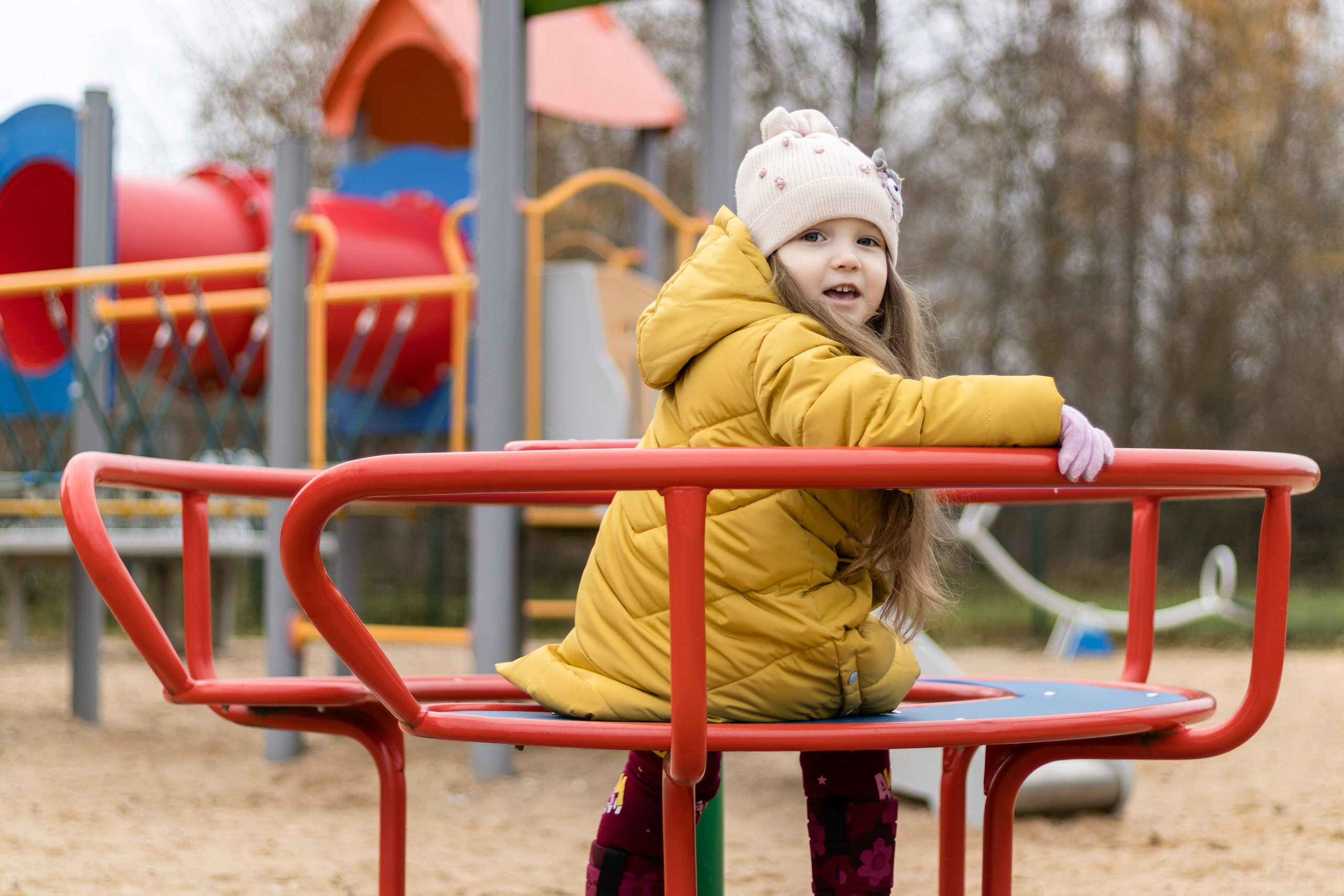 Детская фотосессия на игровой площадке. Фотограф / Даугавпилс / Ольга Антонова