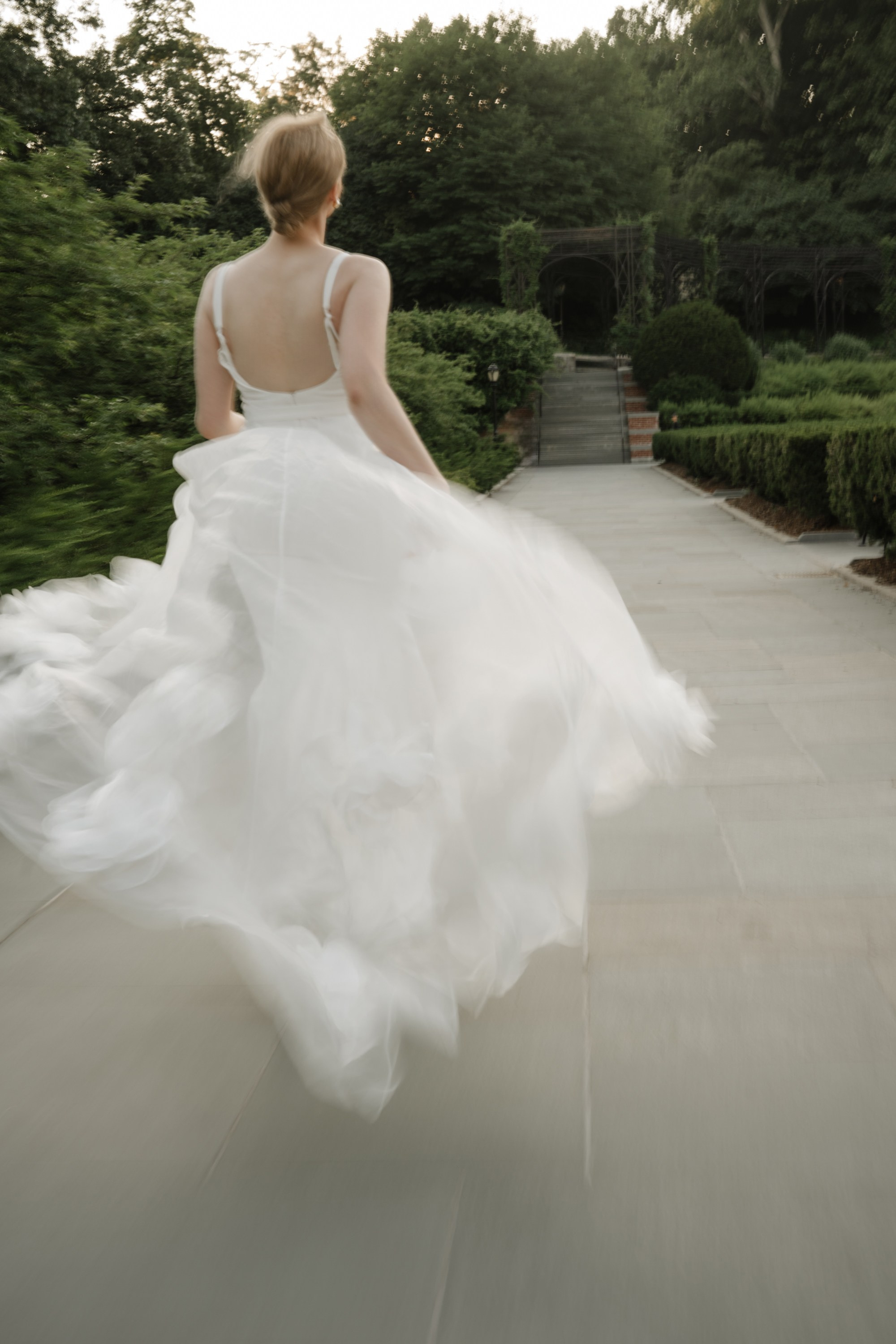 Natalie as a Runaway bride. Portrait and wedding photographer in New York