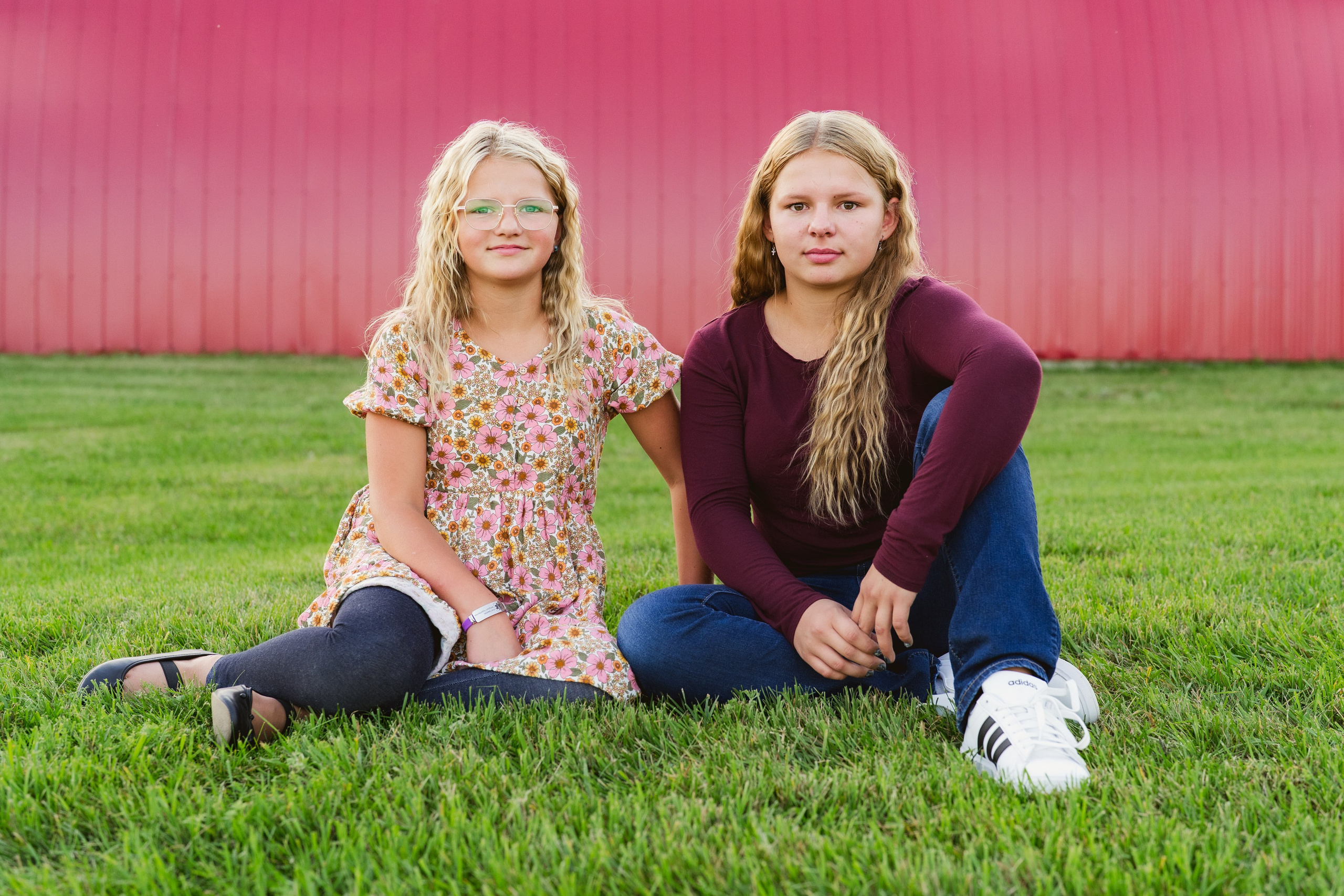 Tiffany and John’s family. Photographer Viktoriia Skavronskaya