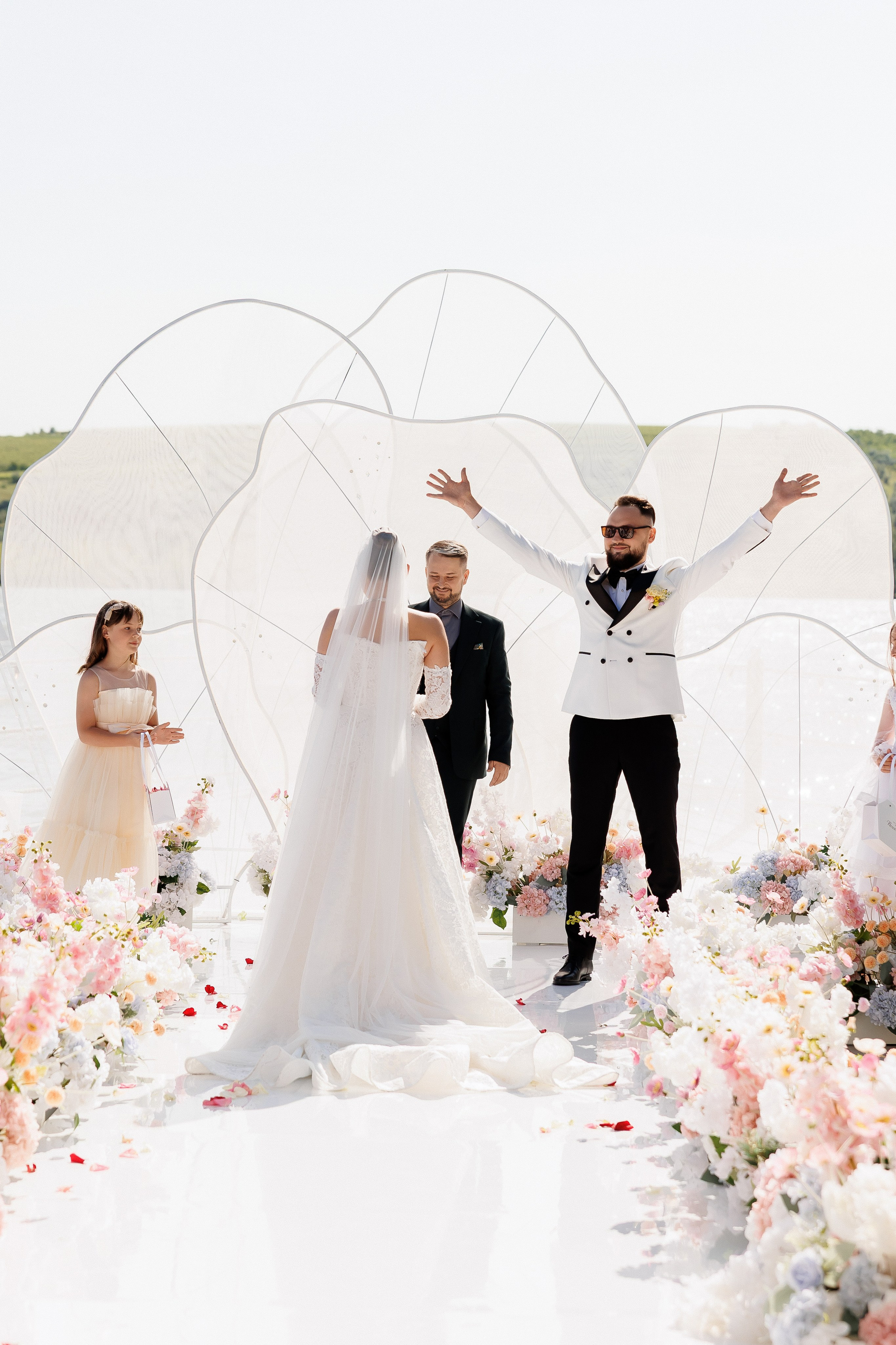 Florin & Corina — Complexul Turistic Costesti — Wedding Day. Servicii Foto și Video 067188353