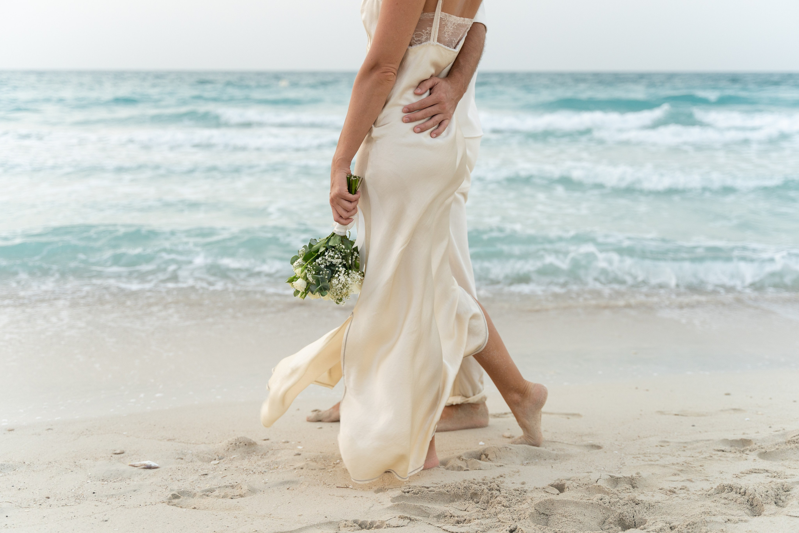 Предсвадебная фотосессия на пляже. Фотограф в Абу Даби Марина