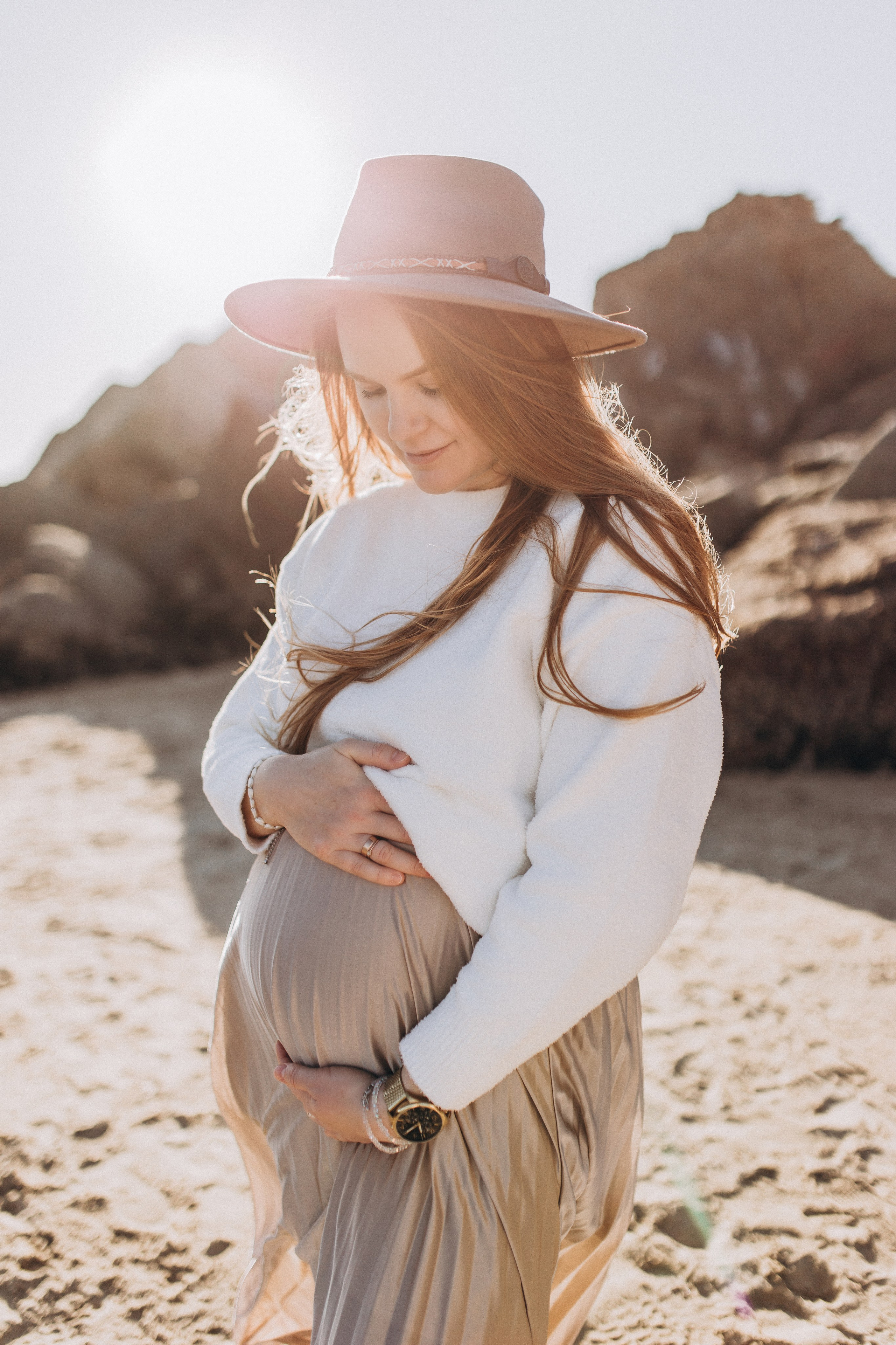 Sesión de embarazo en la playa en Chile — Luz dorada y naturaleza. Photographer in Santiago, Chile Anna Almazova