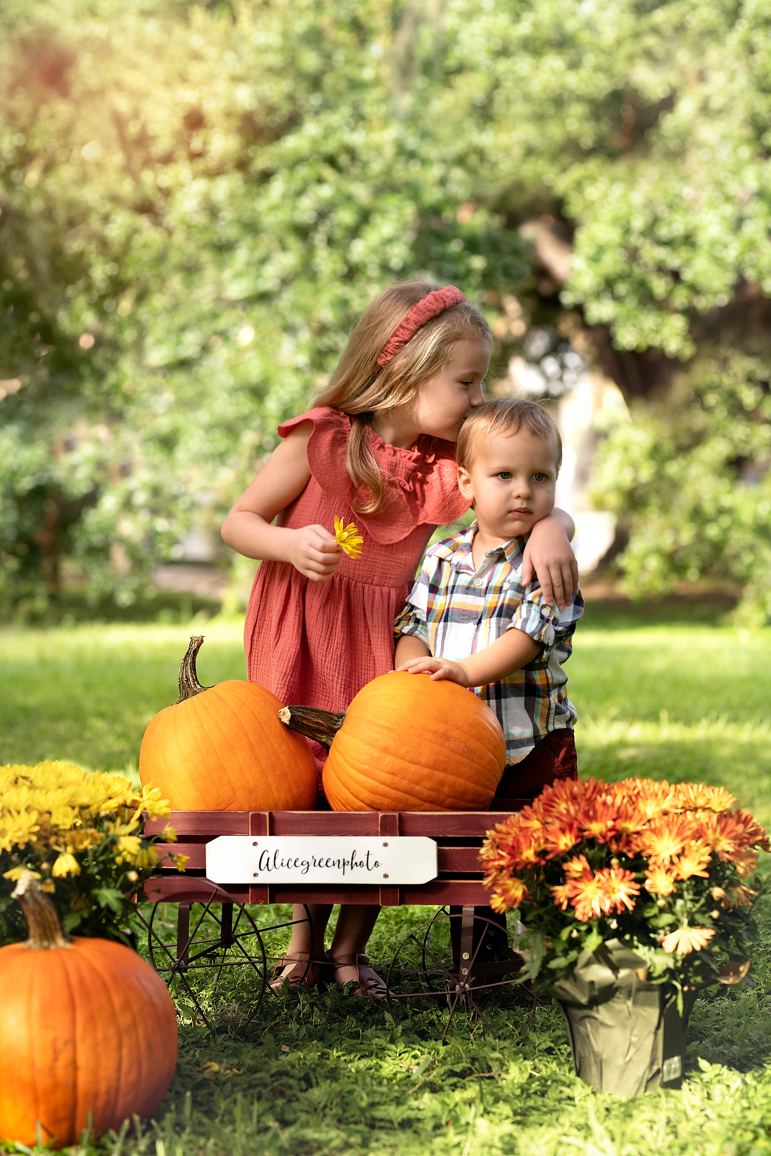 Pumpkin_2021. Portrait, kids and family photographer in Wesley Chapel Alina Alice Osipova