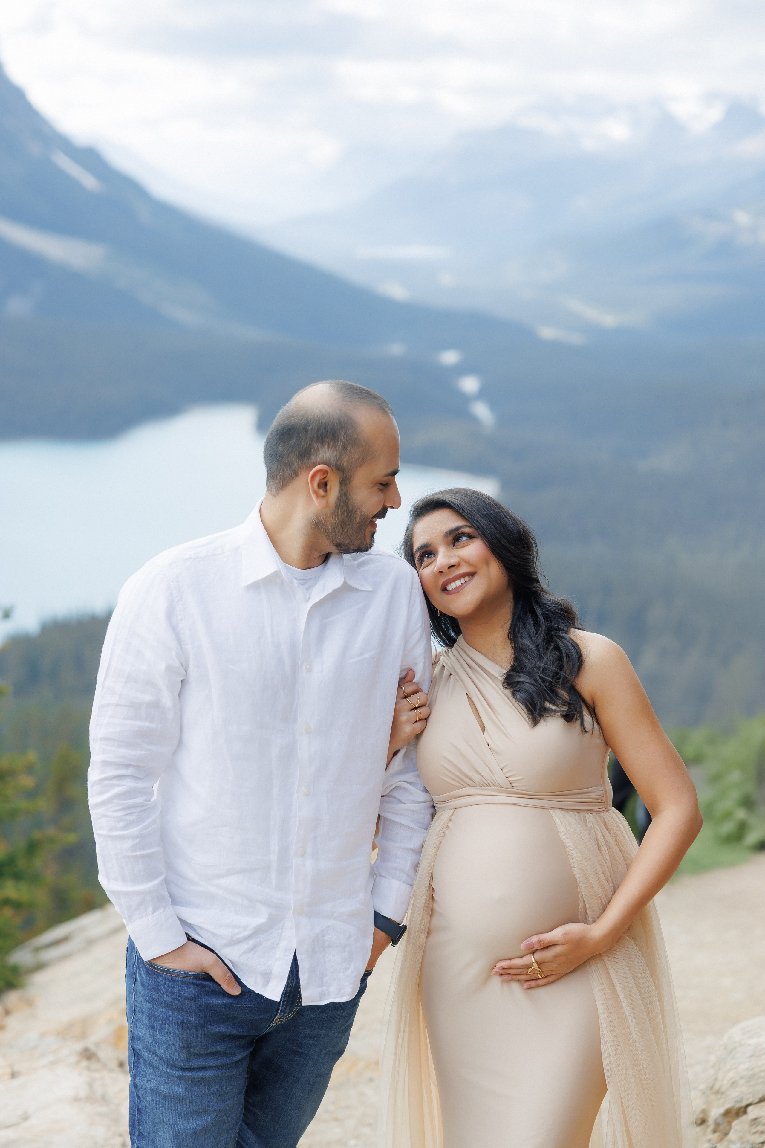 Mountain maternity shoot. Home