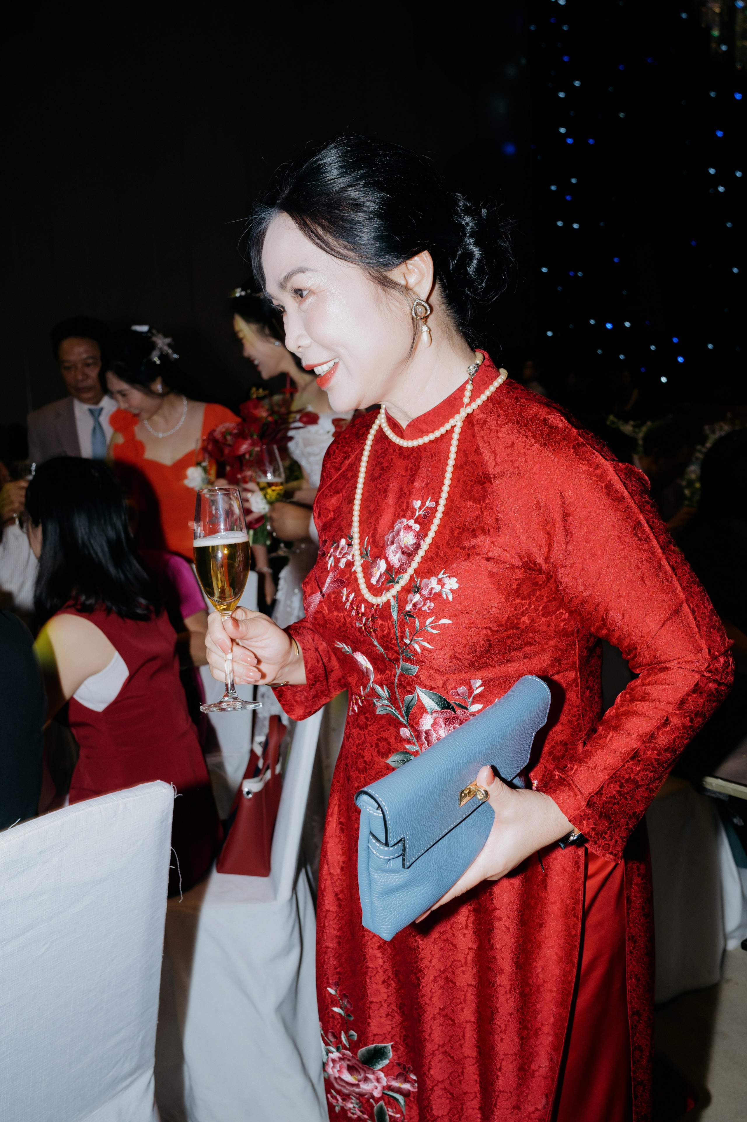 DAT & TU / Wedding Party. Saigon Wedding Present | Art Beyond Moments