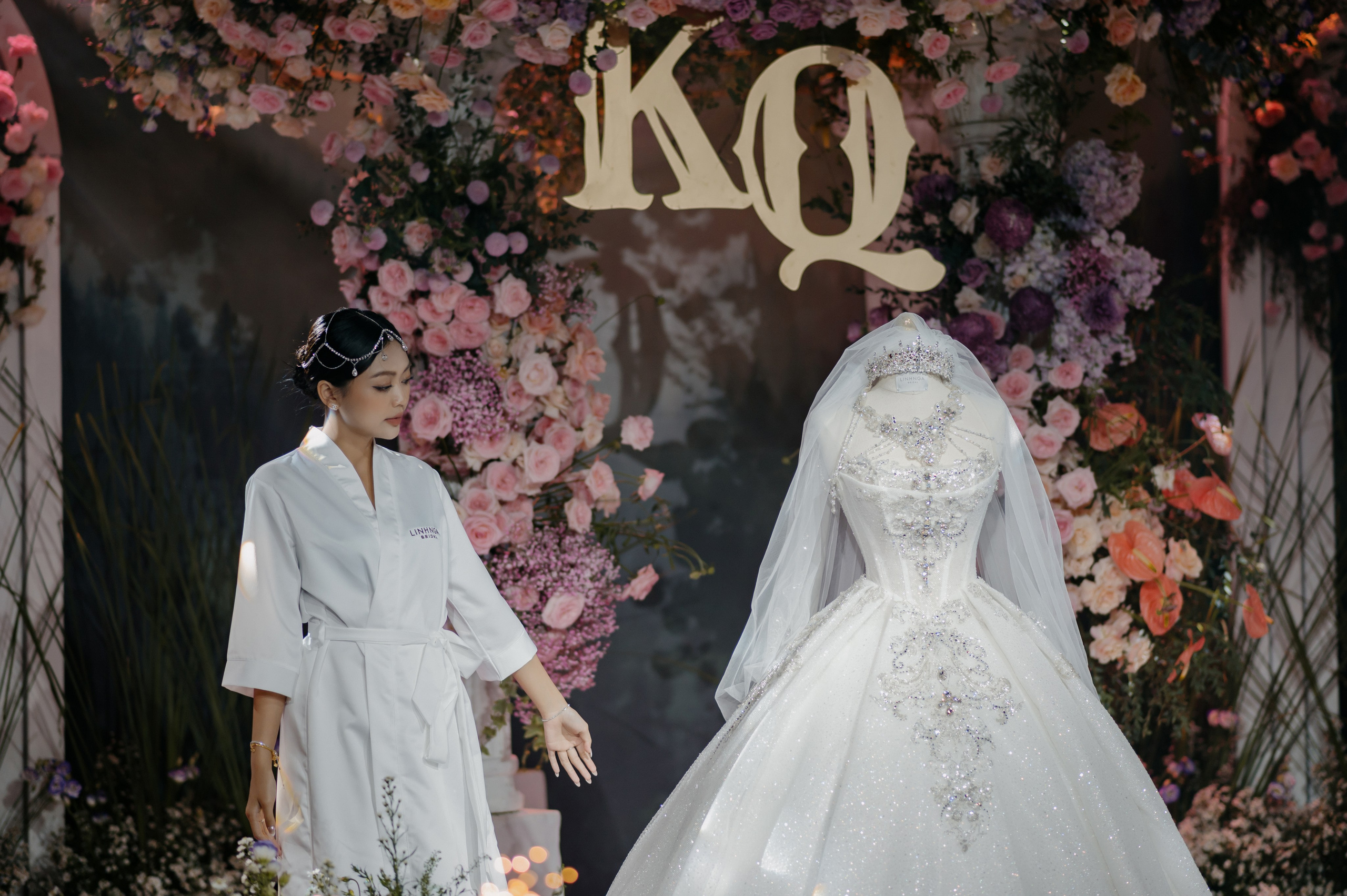 KHANG & QUYEN / Lavela Hotel. Saigon Wedding Present | Art Beyond Moments