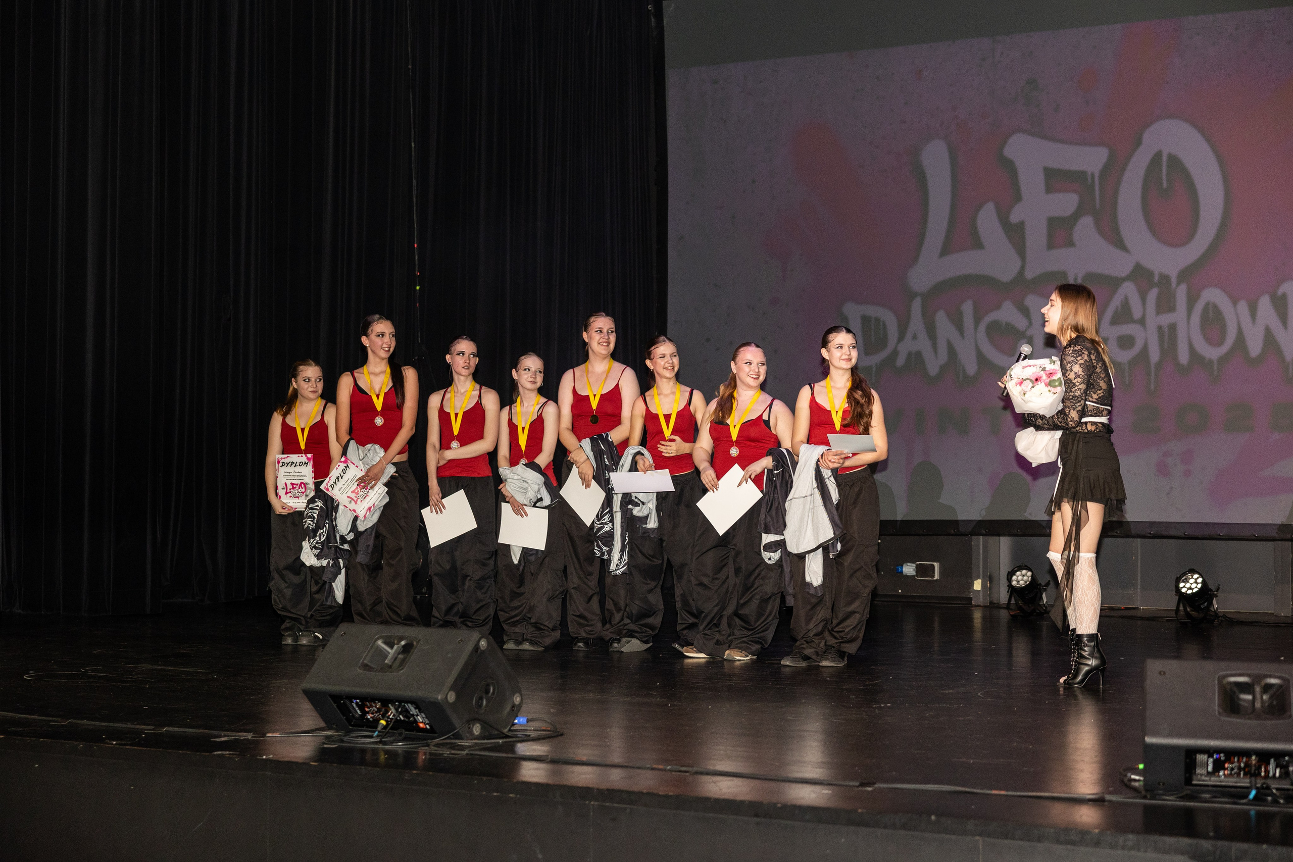 LEO DANCE SHOW WINTER 2025. Семейный и детский фотограф в Варшаве Мила Бобровская