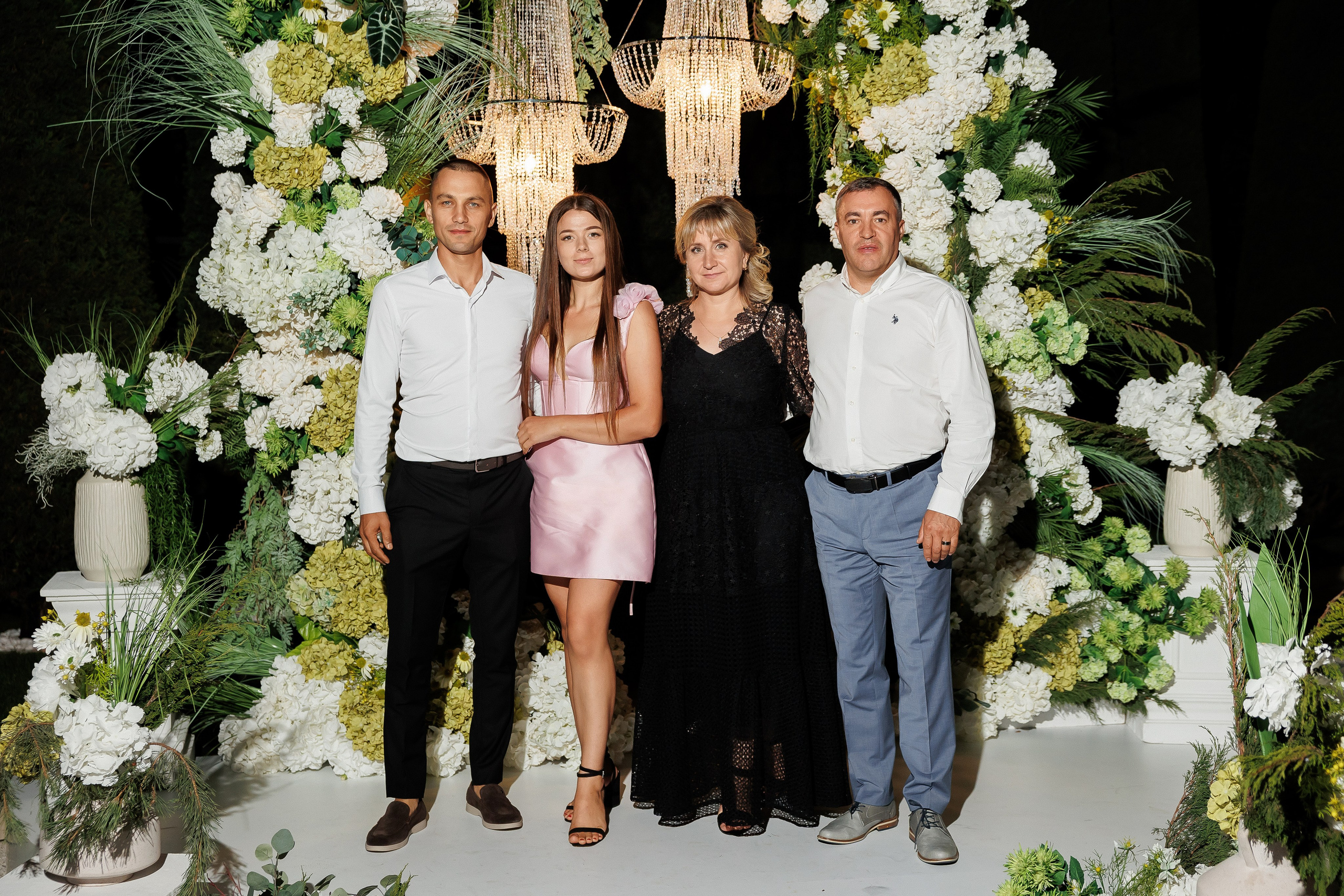 Eugen & Livia — Grand Elysee — Wedding Day. Servicii Foto și Video 067188353