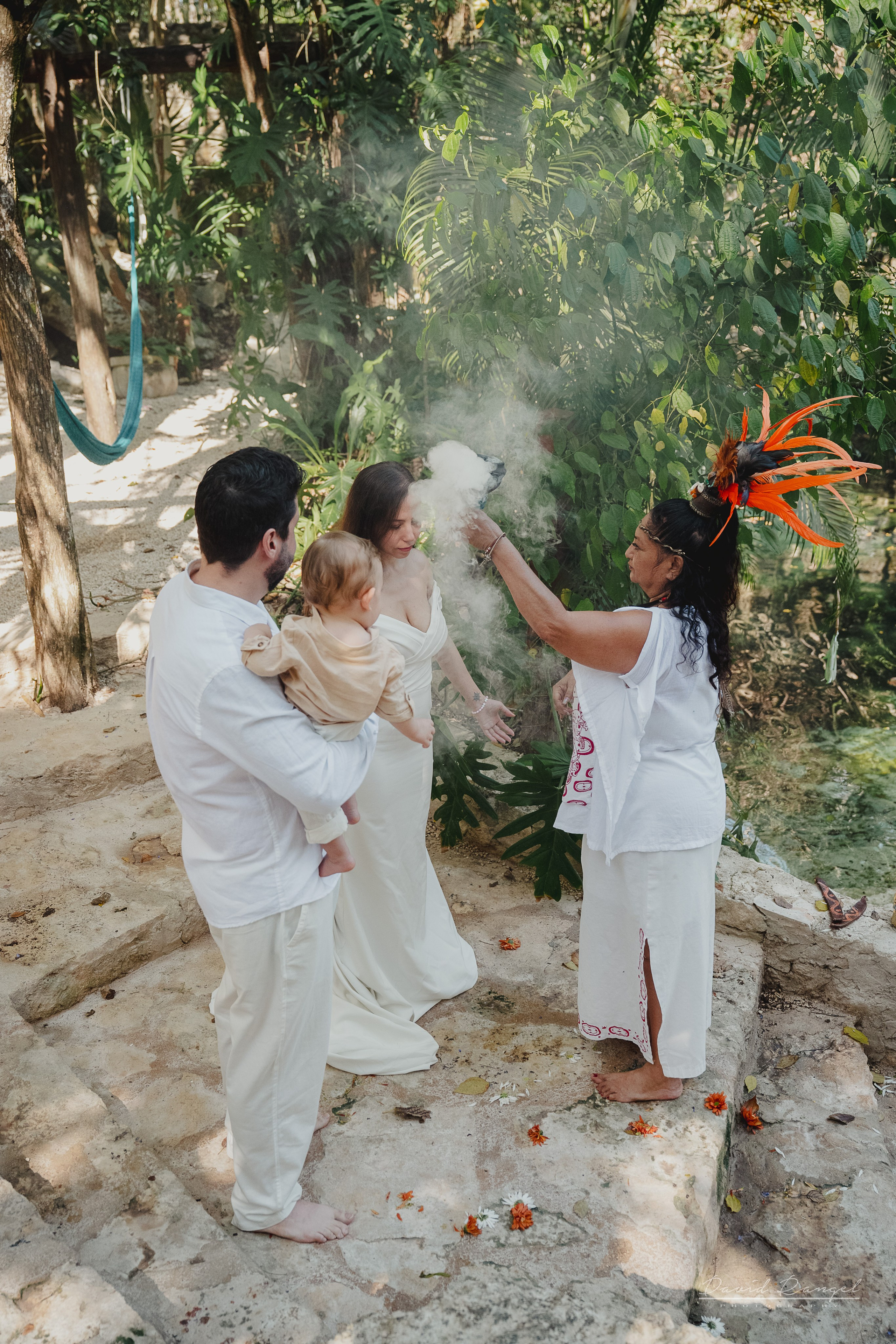 Vanessa and Alejandro´s Mayan Wedding at Kantunchi Park. Destination wedding photographer based in Cancun and Riviera Maya with service worldwide