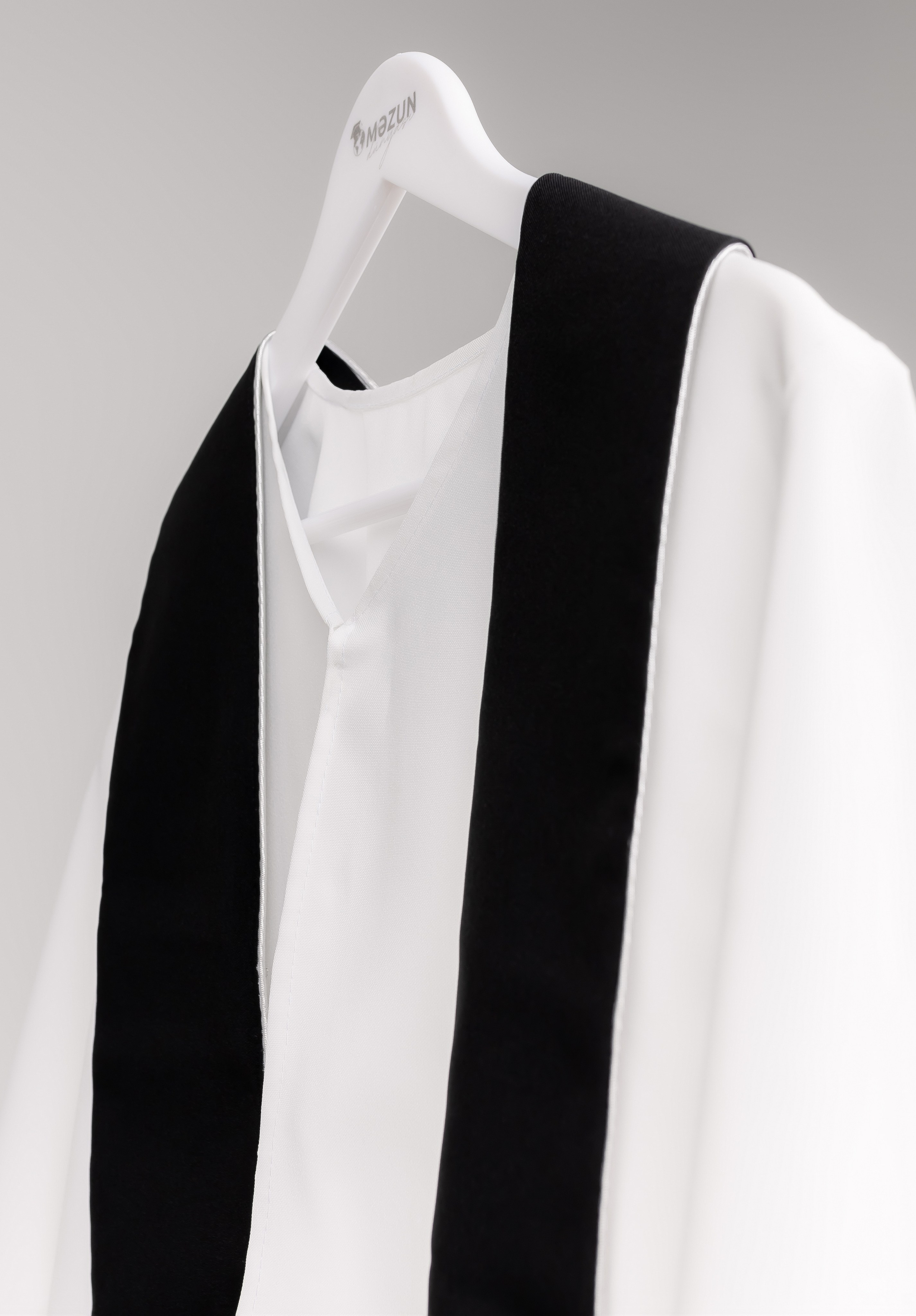 Premium mezun xalati, qara mezun geyimi, ag mezun libasi, qirmizi sarfli mezun paltari, mezun aksesuarlar, mezun papaqlari, mezun lentleri, mezun hediyyeleri, mezun fotosessiya geyimleri, mezun cekilisi ucun geyimler, mezun tedbirleri ucun aksesuarlar, mezun geyimlerinin icare ve satisi, premium mezun libaslari, mezun geyimleri online sifaris, mezun geyimleri Bakida, mezun geyimleri qiymetleri, mezun geyimleri modelleri, Mezun cekilisi, mezun fotosessiyasi, mezun cekilisi ucun geyimler, mezun mantiyasi cekilisi, mezun fotosessiya ideyalari, mezun gunu fotosessiya, mezun xatireleri, mezun papaqlari ile fotosessiya, mezun lentleri ile cekilis, ferdi mezun fotosessiyasi, qrup mezun cekilisi, mezun fotosessiya mekani, mezun ucun ideal cekilis fonlari, mezun fotosessiya aksesuarlari, mezun albomu sekilleri, mezun cekilisi poza ideyalari, universitet mezun fotosessiyasi, kollektiv mezun fotosessiyasi, mezun xalatlari ile cekilis, mezun mantiyasi fotosessiyasi, mezun geyimleri ile professional cekilis, mezun tebrik fotosessiyasi, en yeni mezun cekilis trendləri, mezun fotosessiya xidmetleri, premium mezun cekilisi, mezun cekilisi ucun dekorlar, mezun fotosessiyasi aksesuarlar, mezun gunu en gozel fotolar, mezun cekilisi fotostudiya, bakida mezun fotosessiyasi, xaricde mezun cekilisi, mezun gunune ozel cekilis,Məzun mantiyaları, eksklüziv məzun geyimləri, ağ və qara məzun libasları, məzun üçün xüsusi şarf modelləri, məzun papağı və aksesuarları, fərdi dizayn məzun geyimləri, məzun tədbiri üçün ən yaxşı seçimlər, məzun fotosessiyası üçün ideal libaslar, məzun mərasimi geyimləri, keyfiyyətli məzun mantiyası, rahat və şık məzun geyimləri, məzun üçün lent və tac modelləri, məzun simvolik medalları, icarəyə verilən məzun libasları, məzun geyimlərinin sərfəli qiymətləri, onlayn məzun geyimi sifarişi, məzun paltarı mağazası, dəbli məzun geyimləri, premium məzun mantiyalarının satışı, universitet məzunları üçün mantiyalar, kollektiv məzun geyimləri, məktəb məzunları üçün geyimlər, diplom mərasimi üçün geyimlər, fərqli rəngdə məzun libasları, ən yeni məzun geyimləri, rahat və premium məzun geyimi seçimləri, Bakıda məzun geyimi mağazası, məzun üçün ən yaxşı libaslar, məzun dünyası, mezun dunyasi, mezun geyimleri