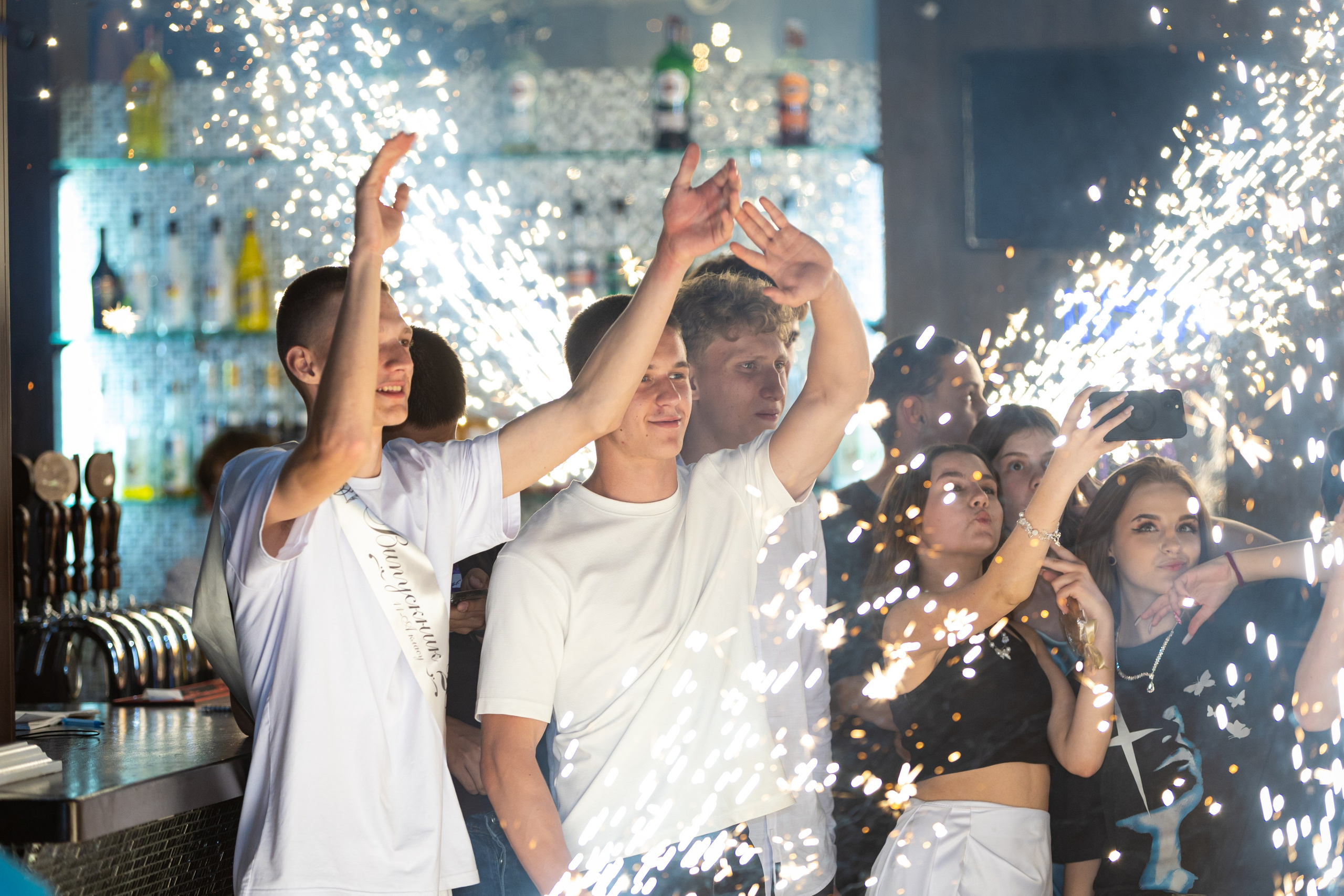 Пример фотосессии последний звонок и выпускной 11А, все в куче по очереди