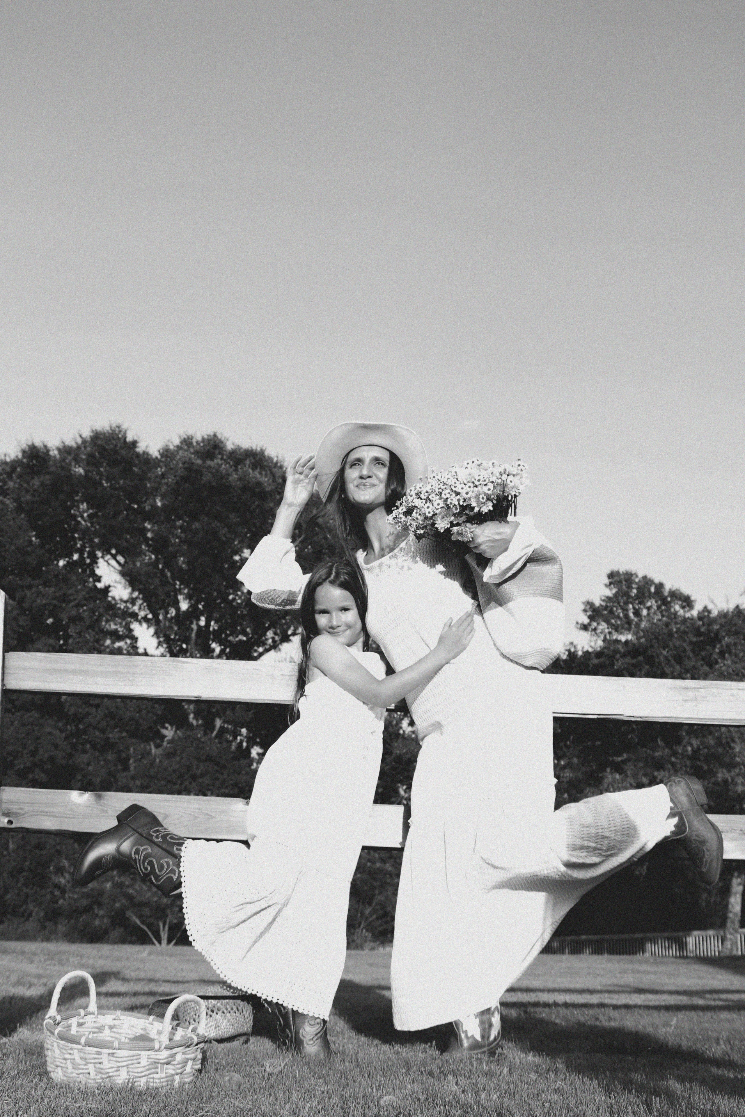 Texas Countryside Family Photoshoot in Cowboy Style. Lana Petrychenko — Portrait & Family Photographer. Valencia, Spain