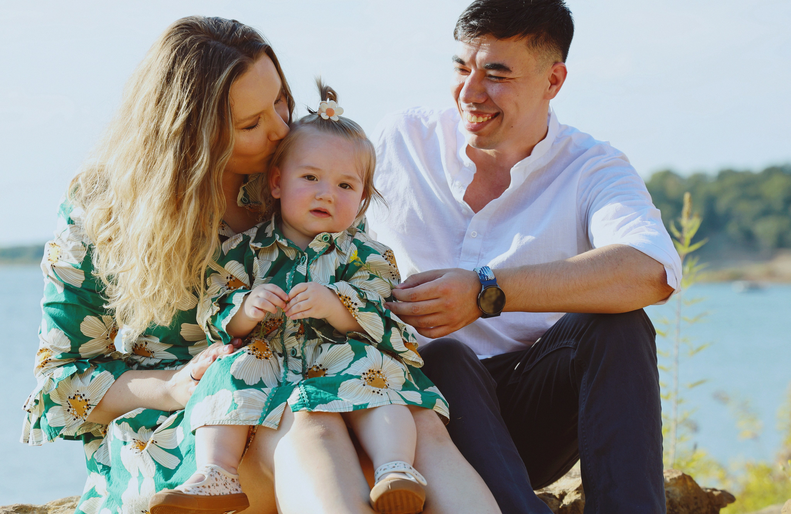 Baby Family Photoshoot – Outdoor Family Photography with Infant or Toddler. Lana Petrychenko — Portrait & Family Photographer. Valencia, Spain