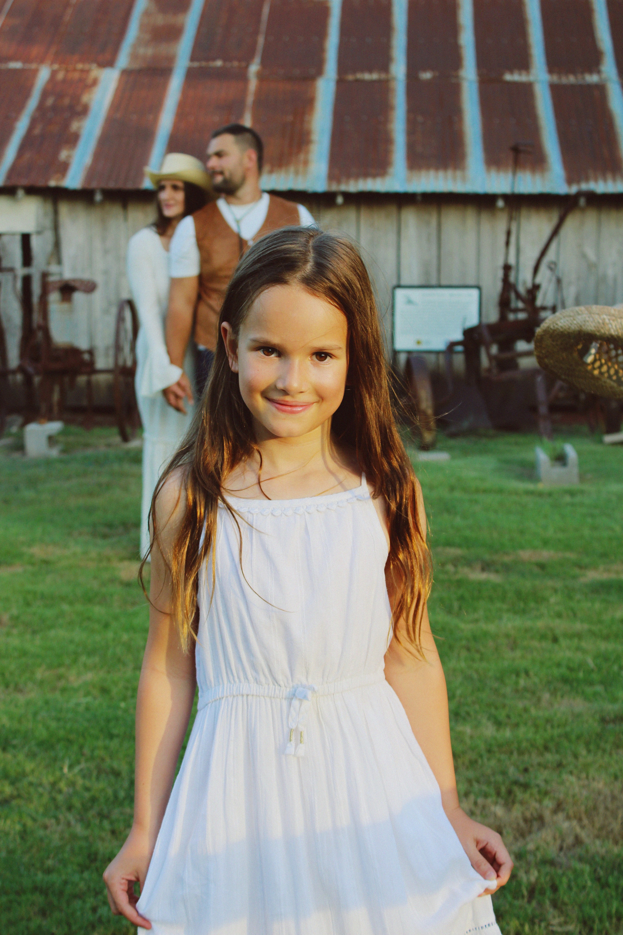 Texas Countryside Family Photoshoot in Cowboy Style. Lana Petrychenko — Portrait & Family Photographer. Valencia, Spain