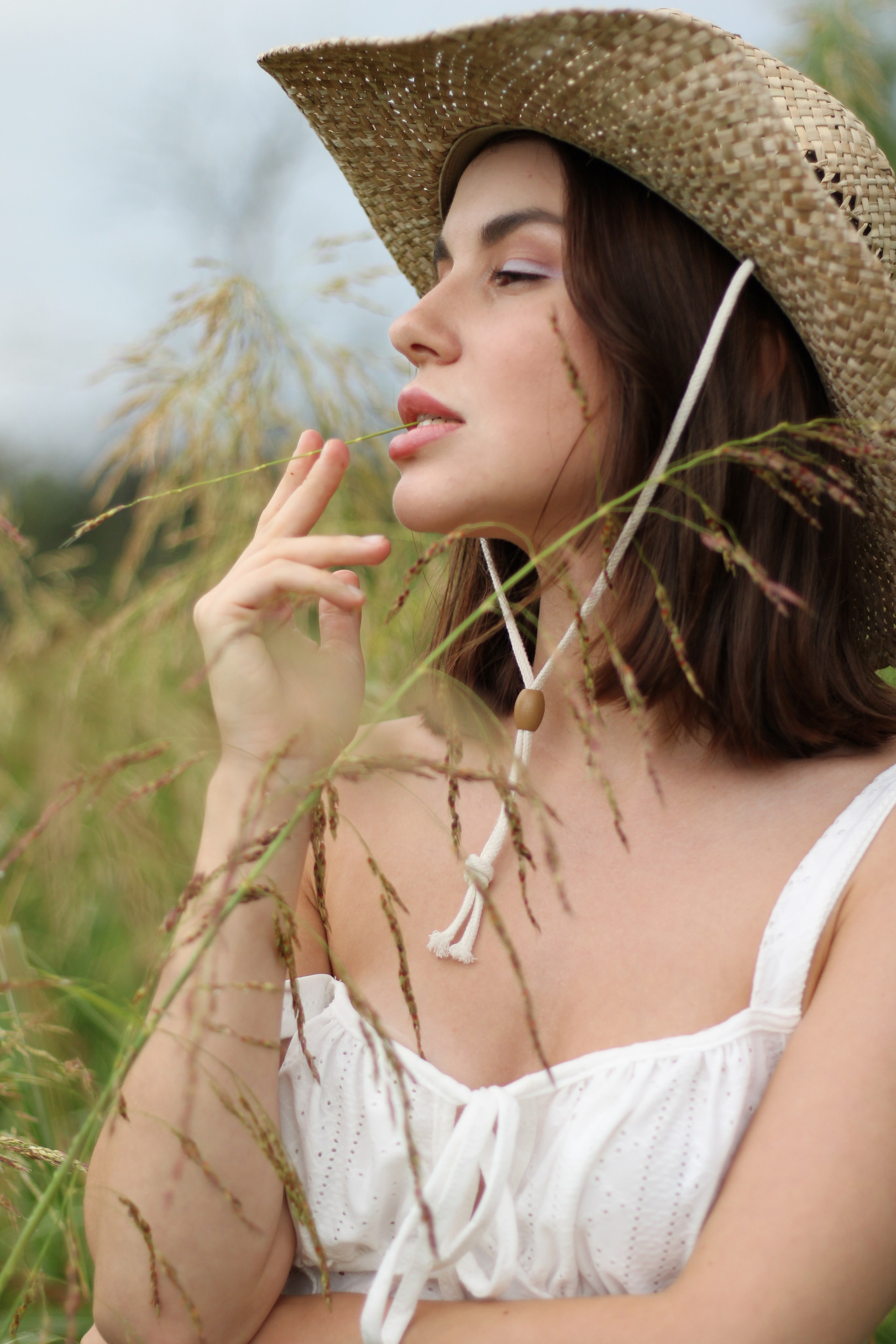 Countryside cowgirl-style portrait photoshoot. Lana Petrychenko — Portrait & Family Photographer. Valencia, Spain