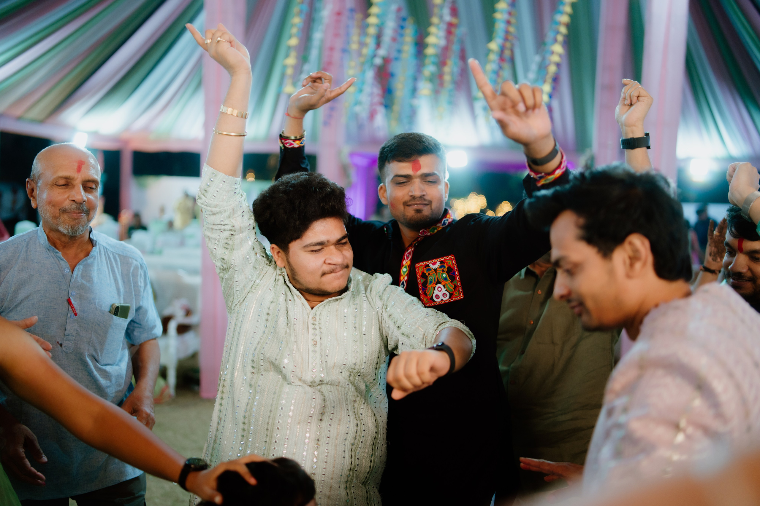 WEDDINGS. Love Emotions Weddings